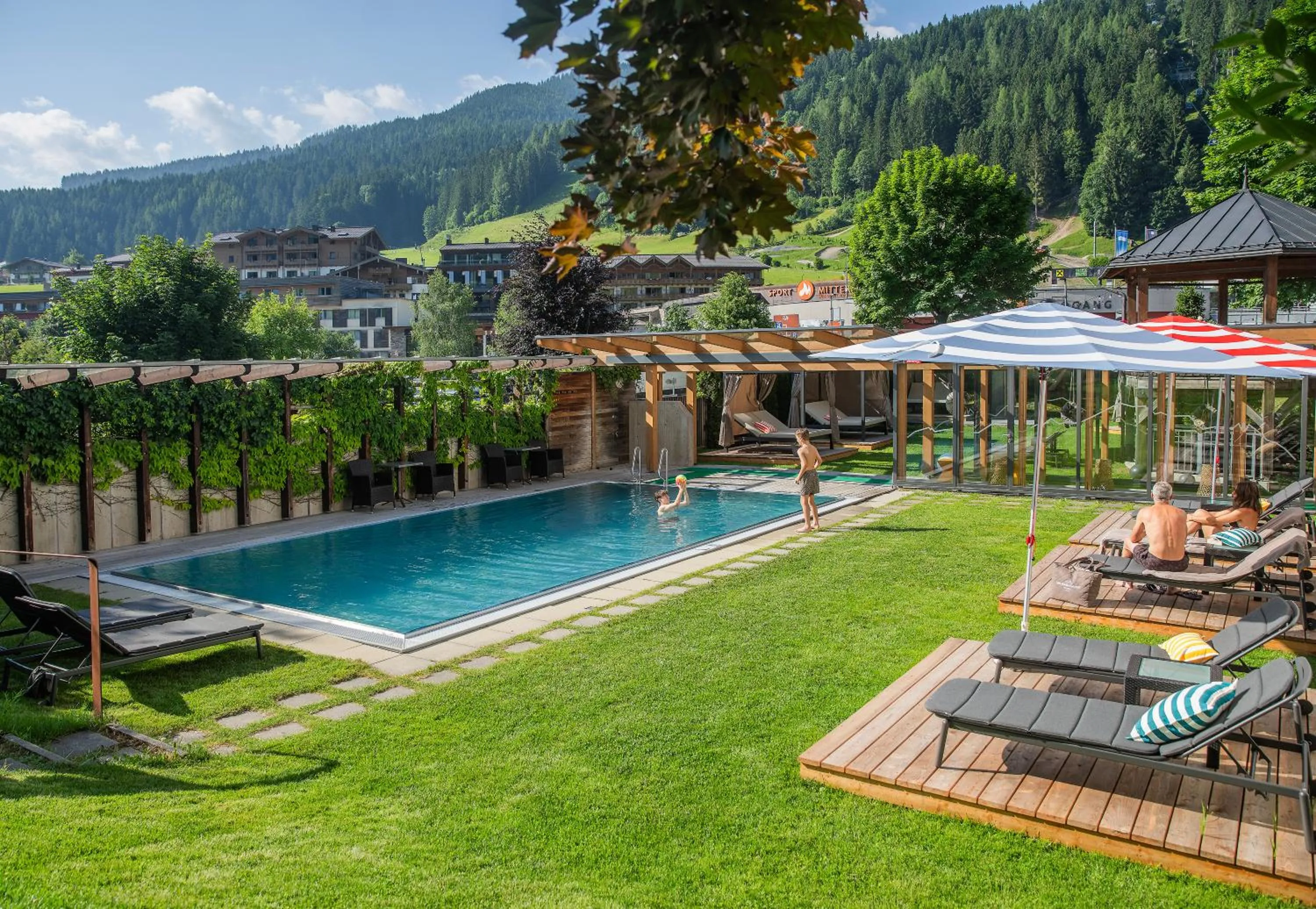 Garden in Hotel Salzburger Hof Leogang