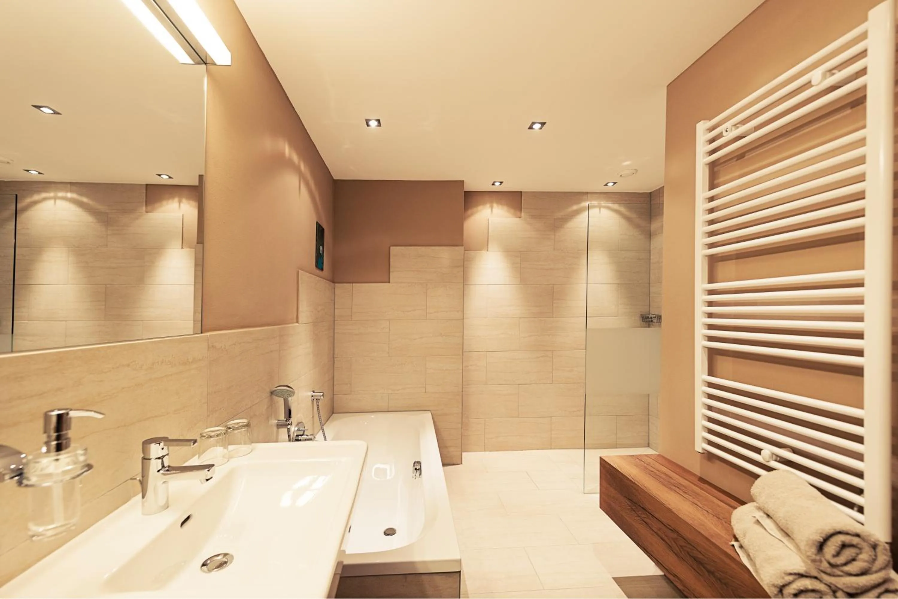 Deluxe Double Room with Balcony in Hotel Salzburger Hof Leogang