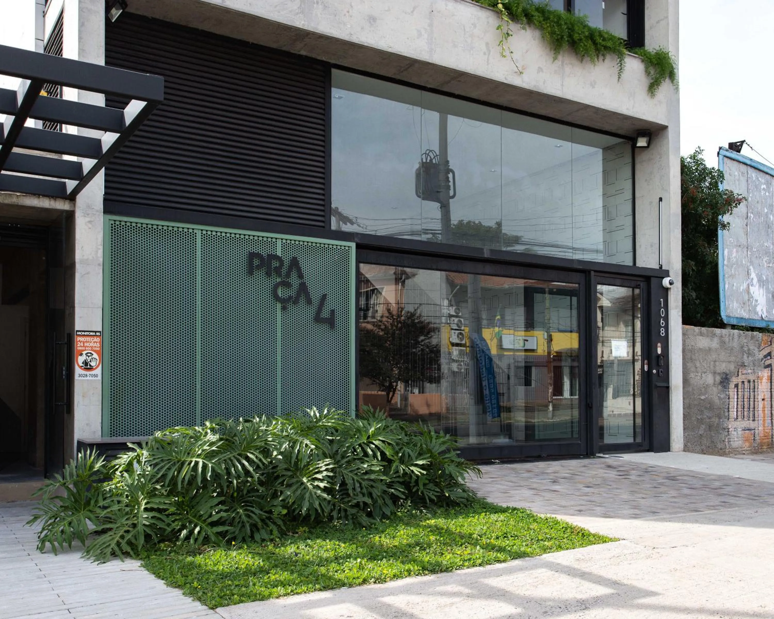 Property building in Charlie Porto Alegre Praça 4