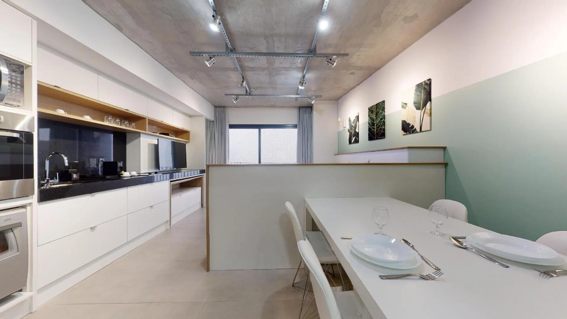 TV and multimedia in Charlie Porto Alegre Praça 4