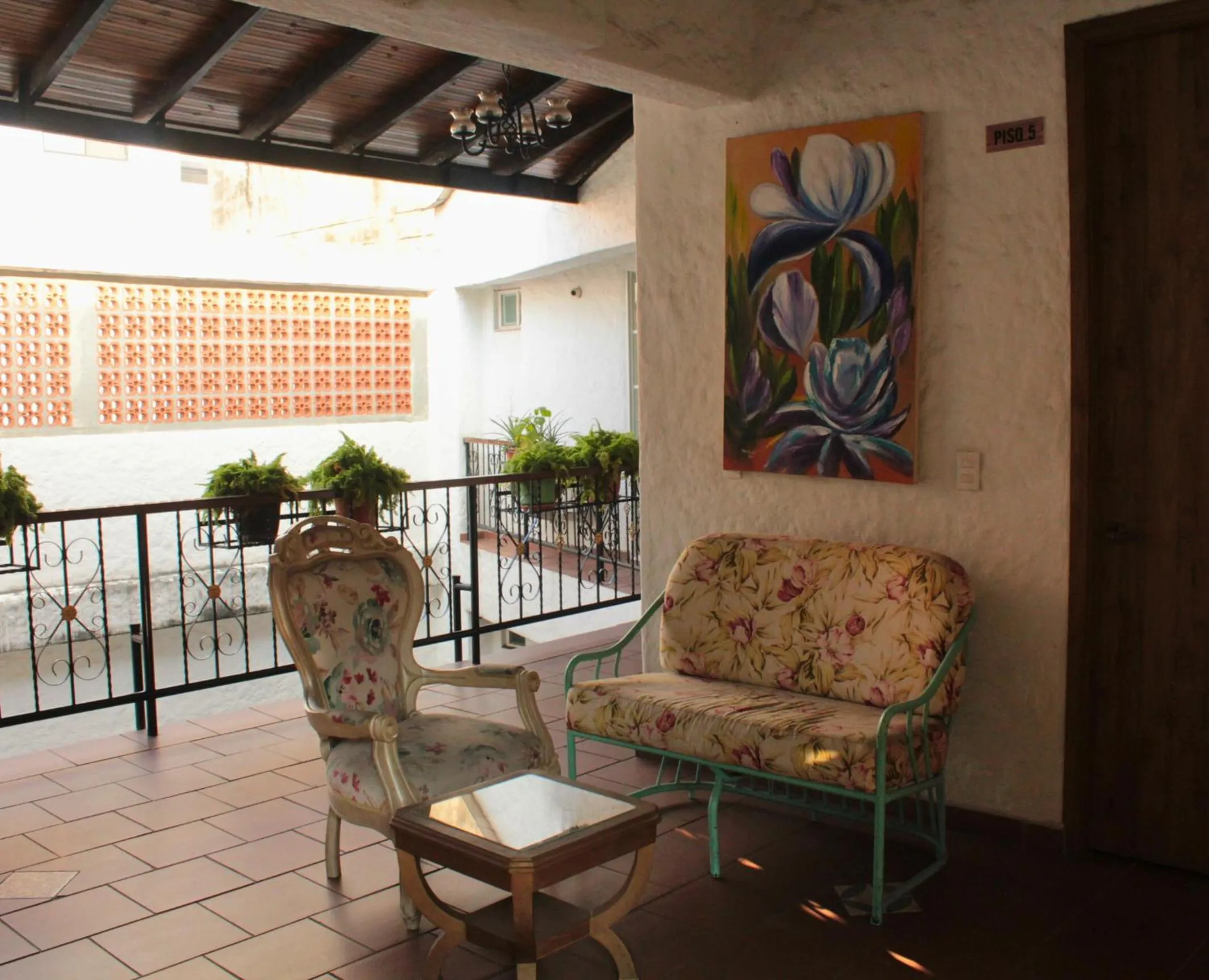 Living room in Casa del Hidalgo Hotel Cali Centenario