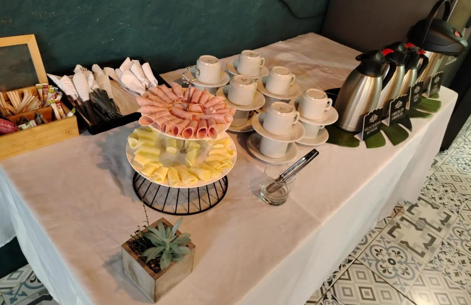 Breakfast in Casa del Hidalgo Hotel Cali Centenario