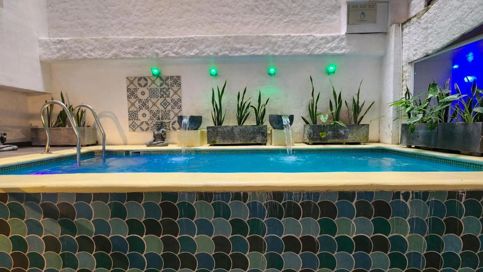 Swimming pool in Casa del Hidalgo Hotel Cali Centenario