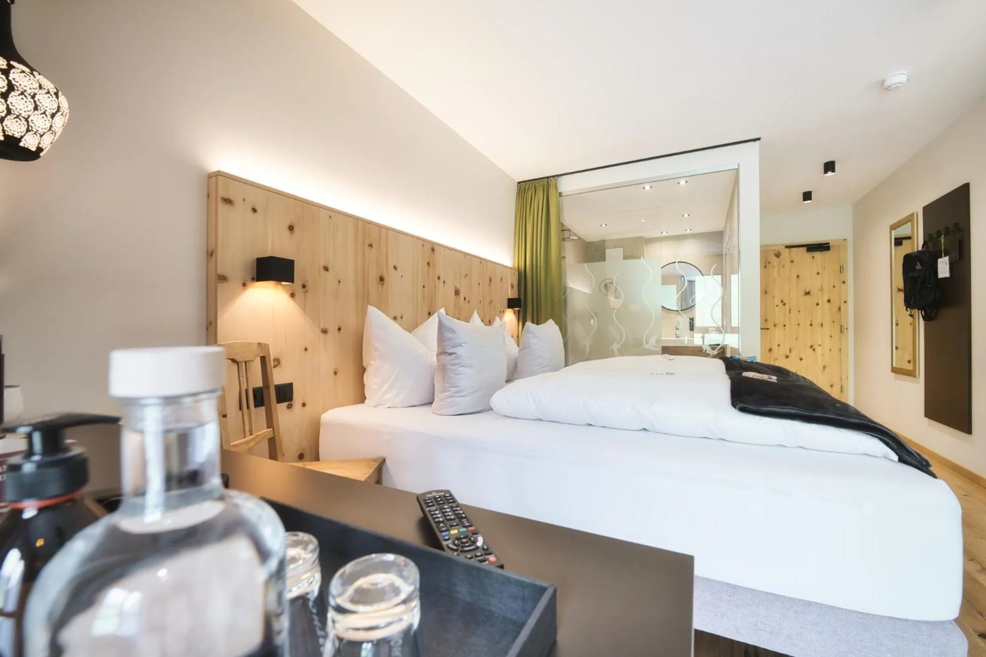 Photo of the whole room, Bed in Hotel Die Arlbergerin - Design & Tiroler Gemütlichkeit