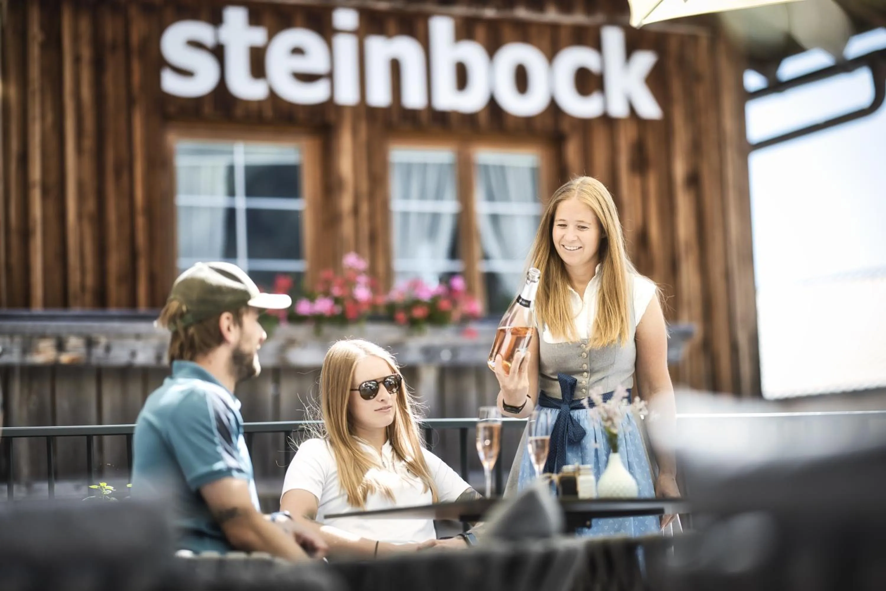 Breakfast in Hotel Die Arlbergerin - Design & Tiroler Gemütlichkeit
