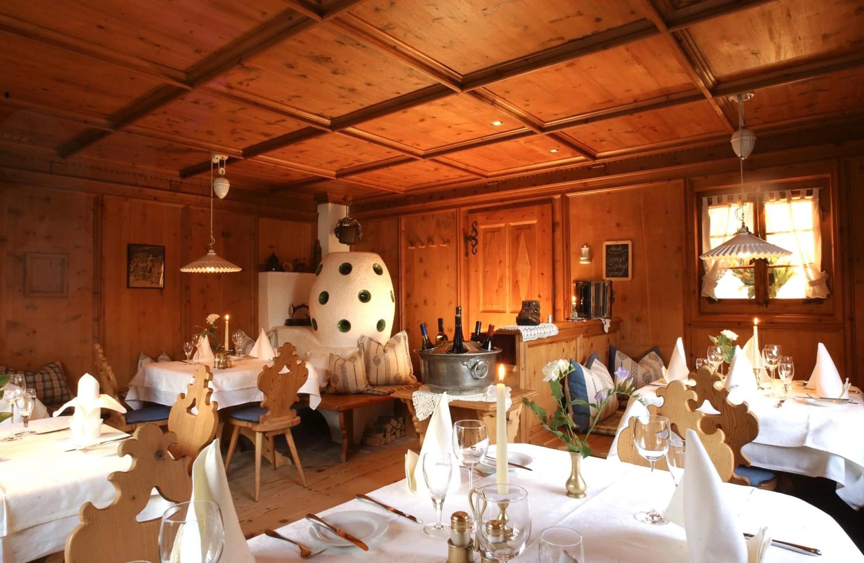 Restaurant/places to eat in Hotel Die Arlbergerin - Design & Tiroler Gemütlichkeit