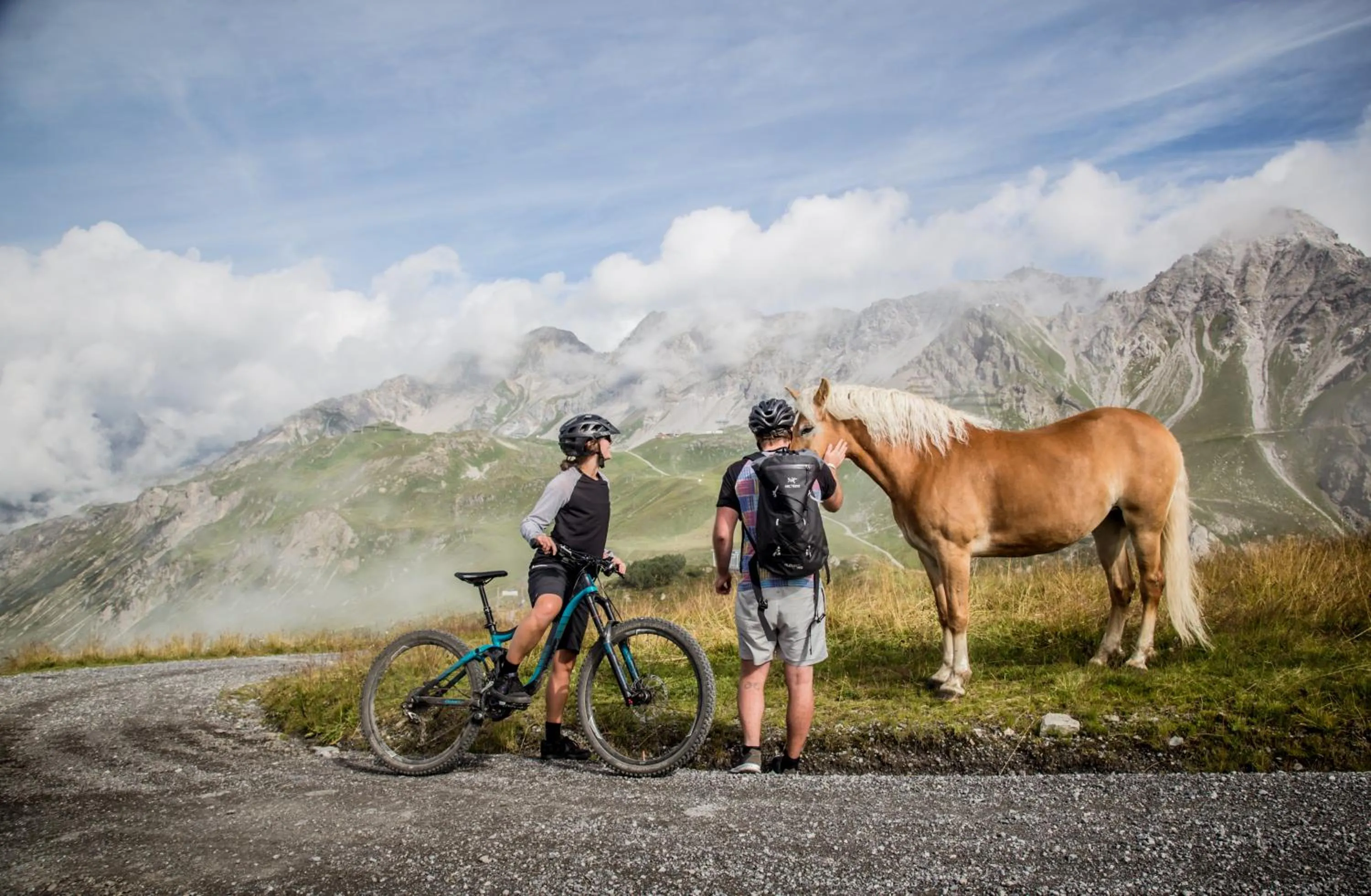 Cycling in Hotel Die Arlbergerin - Design & Tiroler Gemütlichkeit