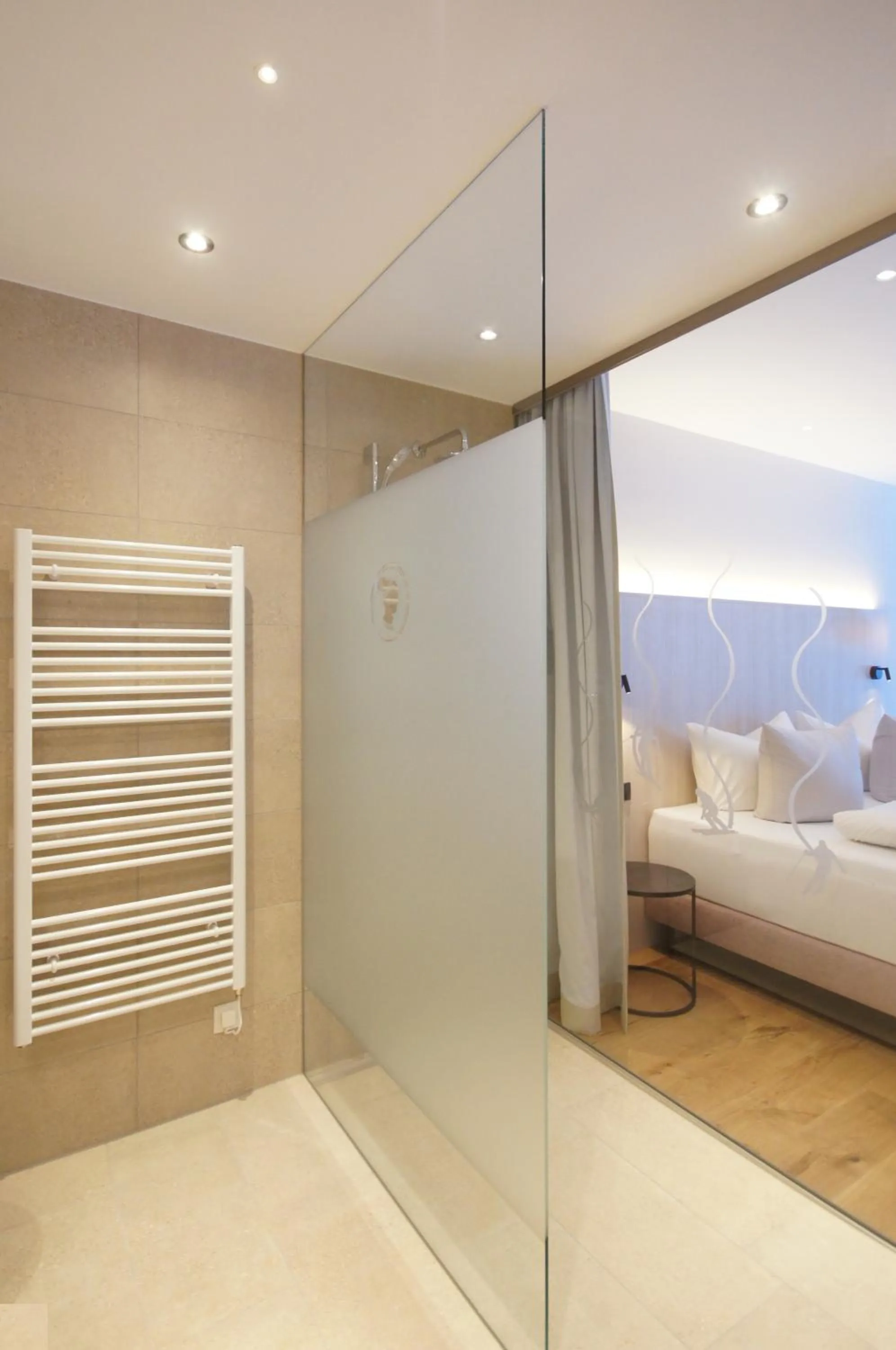 Bathroom, Bed in Hotel Die Arlbergerin - Design & Tiroler Gemütlichkeit