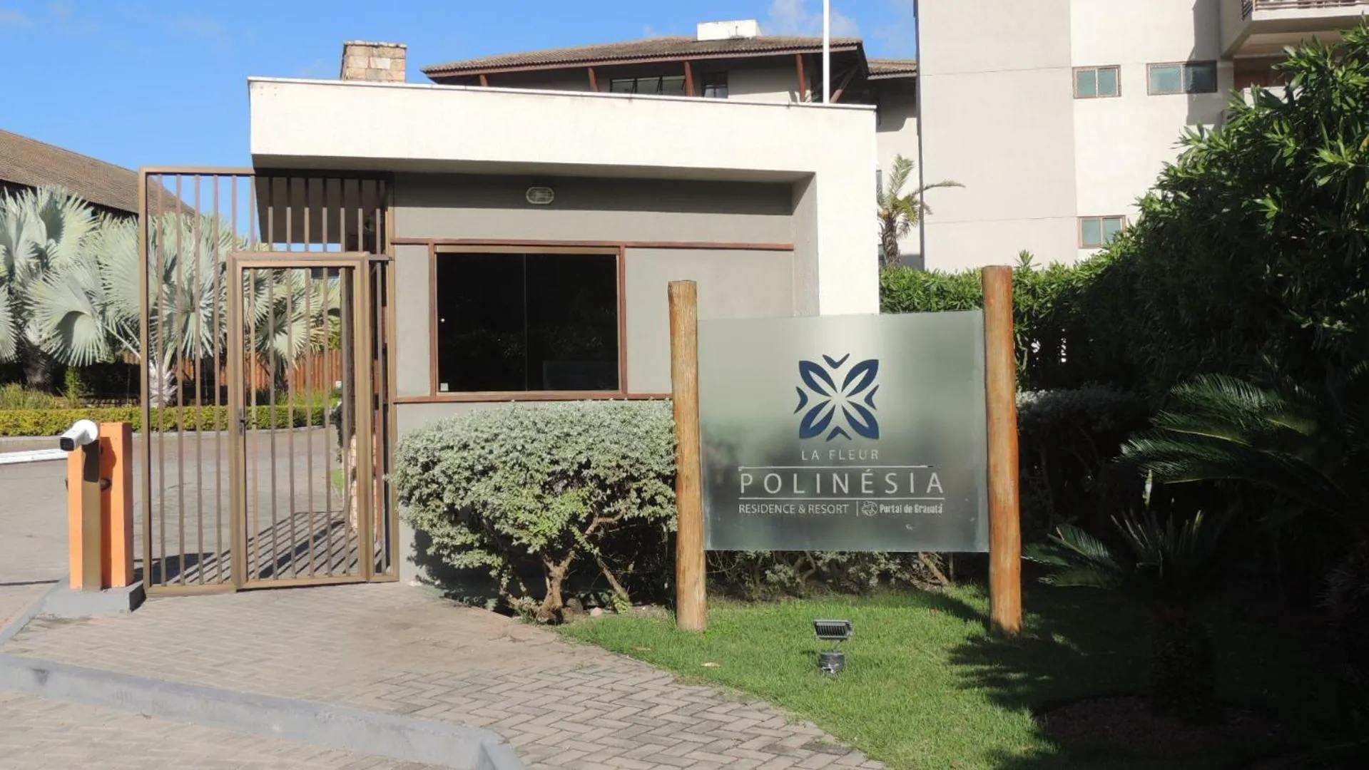 Facade/entrance in La Fleur Polinésia Muro Alto