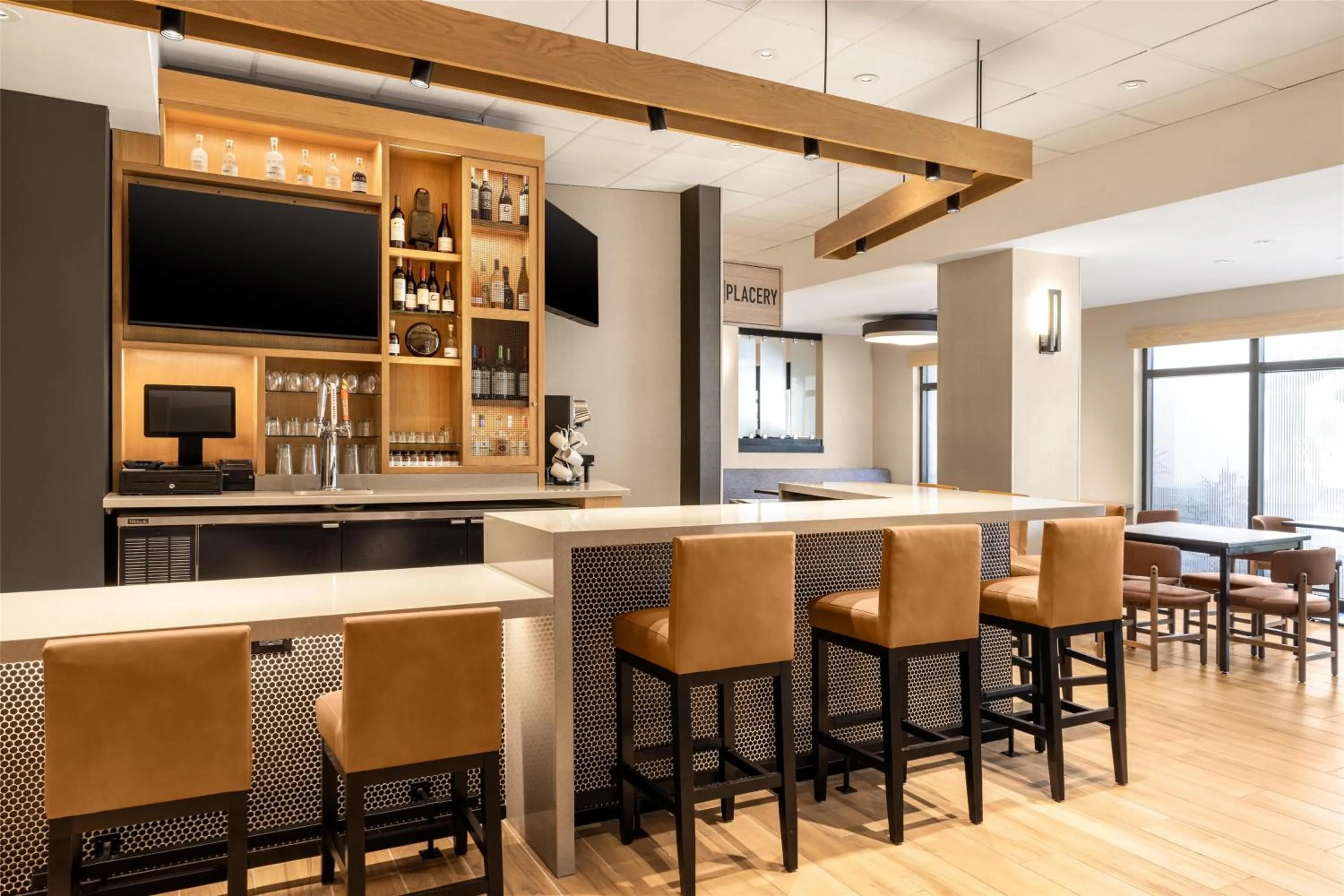 Lounge or bar in Hyatt Place Orlando Airport