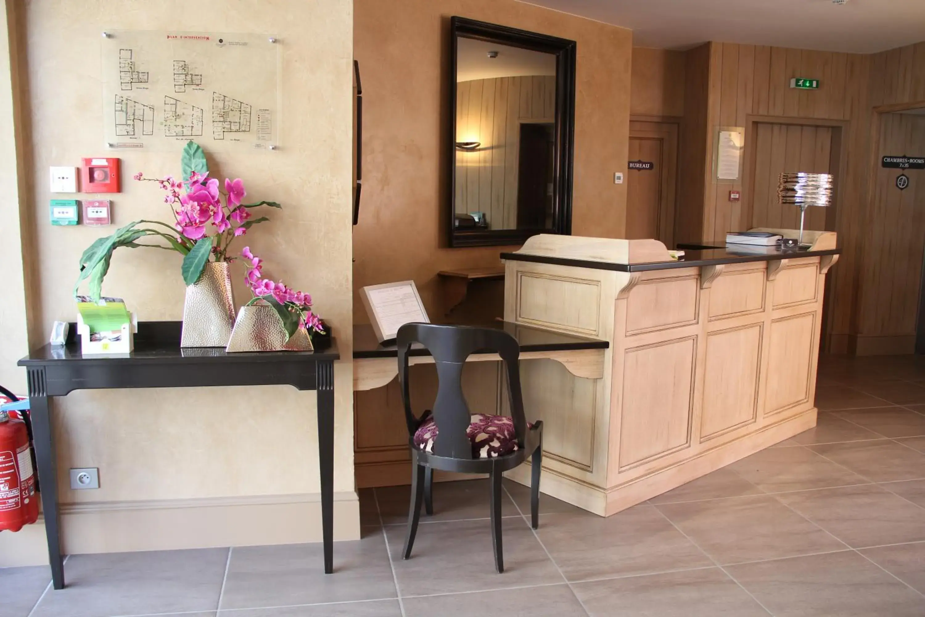 Lobby or reception in Hostellerie du Forez Lobby or reception in Hostellerie du Forez