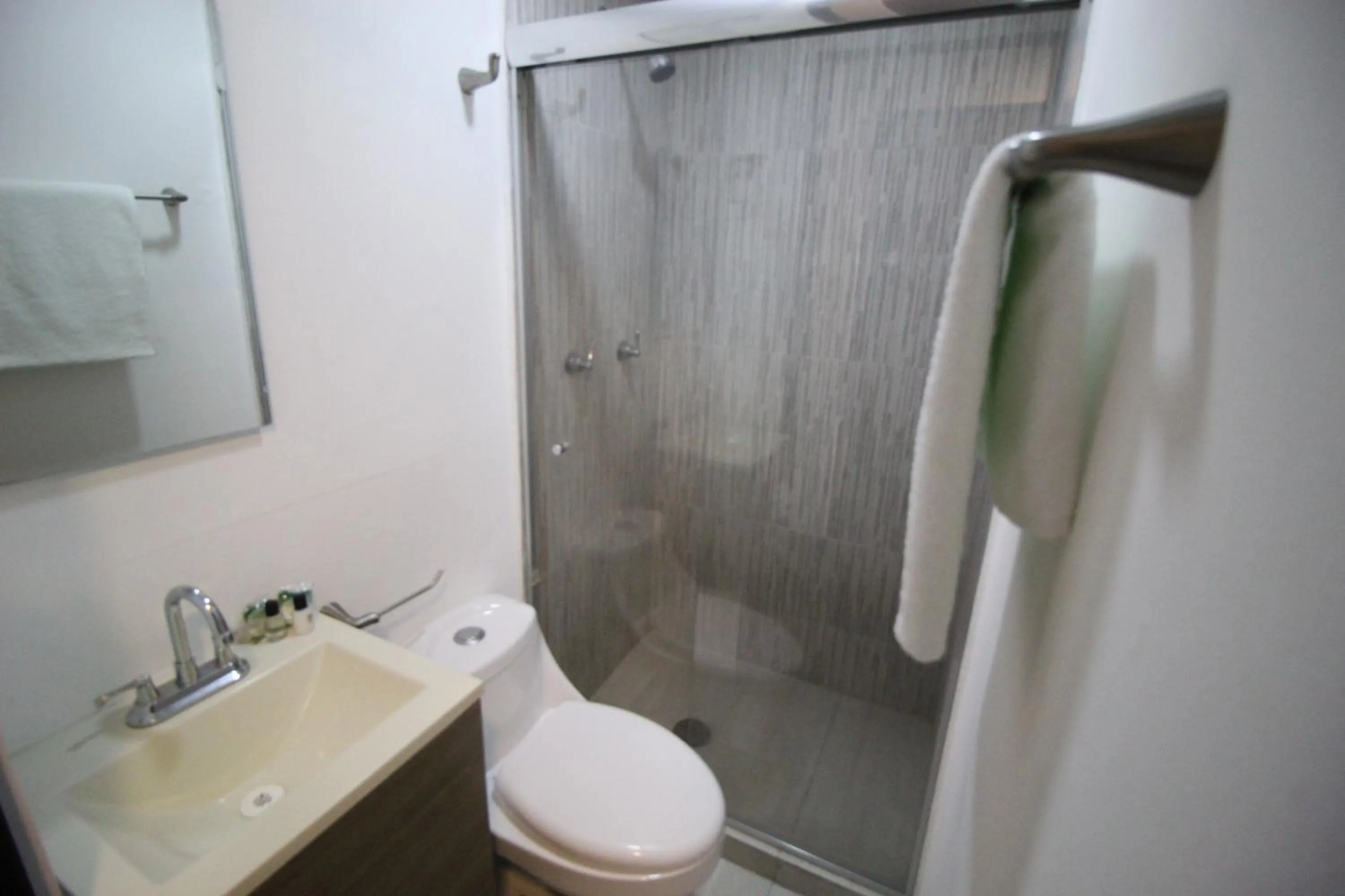 Bathroom in Singular Sócrates