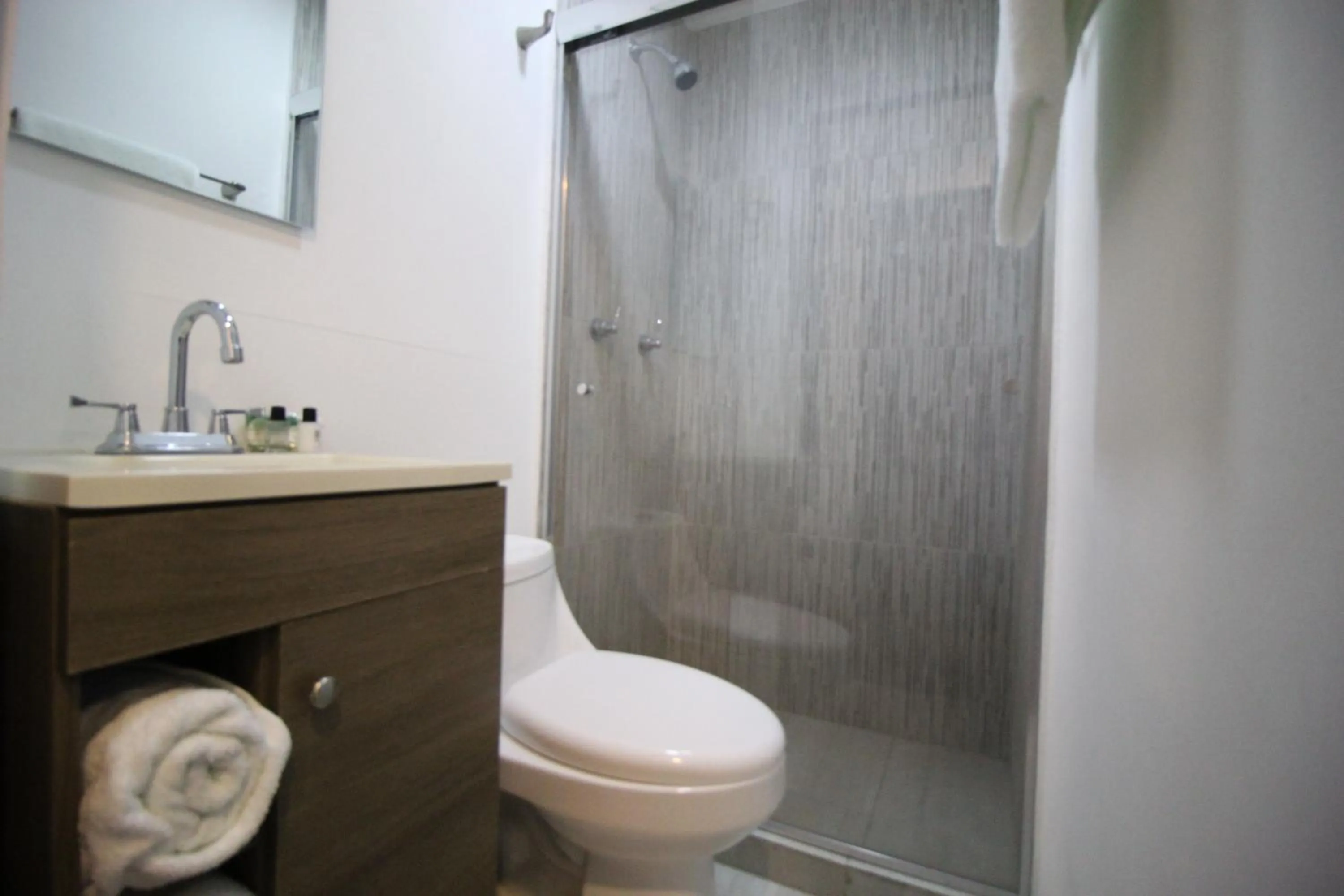 Bathroom in Singular Sócrates