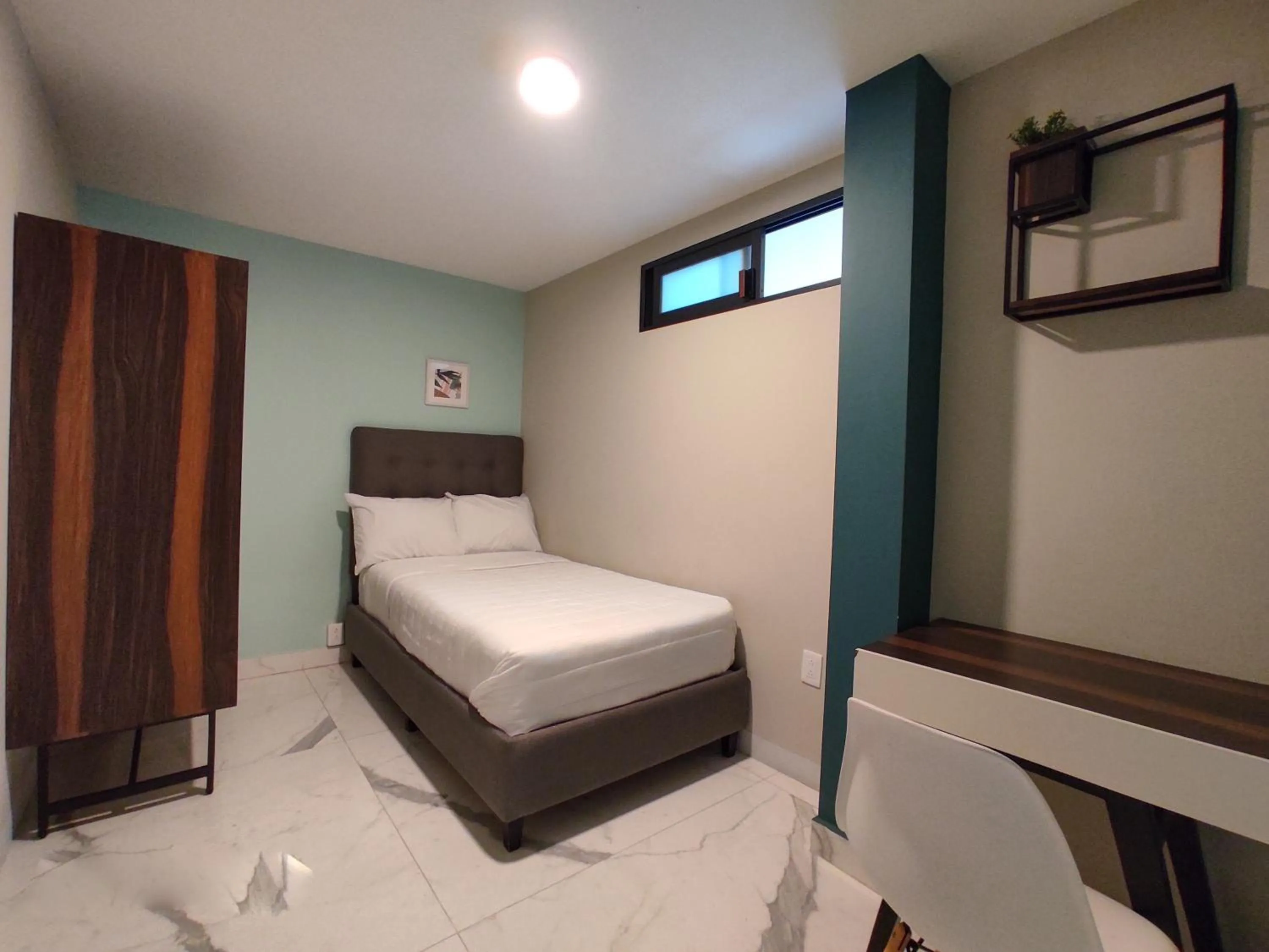 Bedroom, Bed in Singular Sócrates