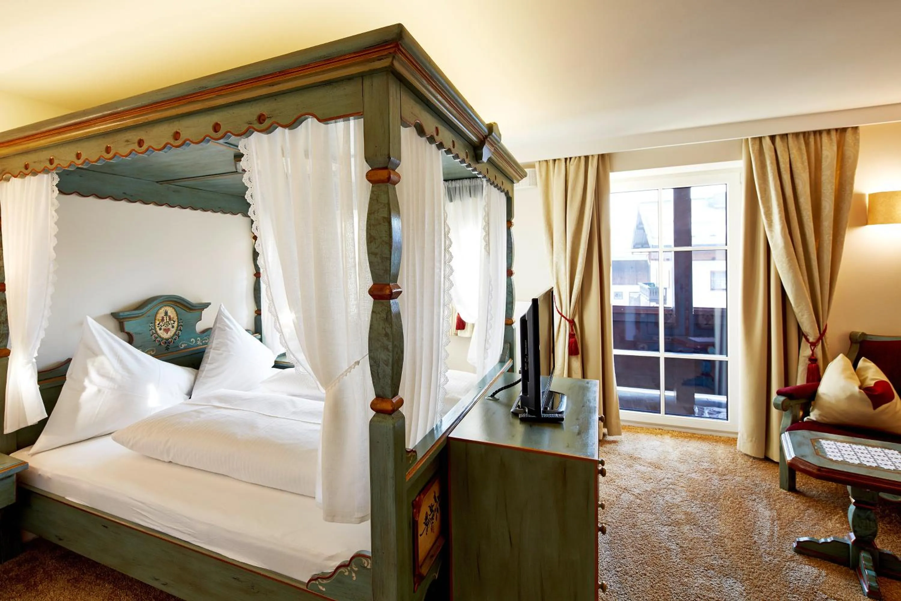 Bed in Hotel Flatscher