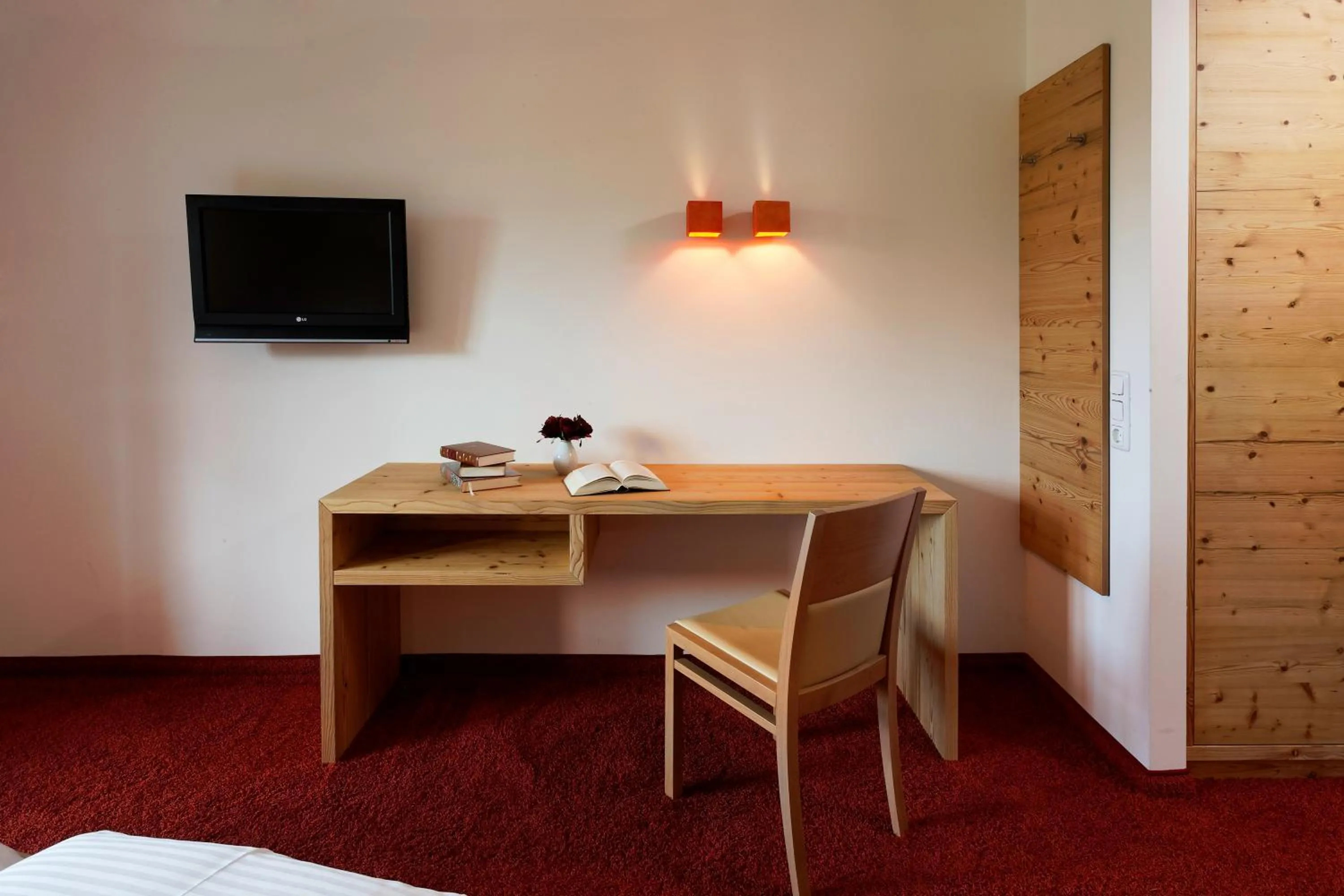 TV and multimedia in Hotel Flatscher