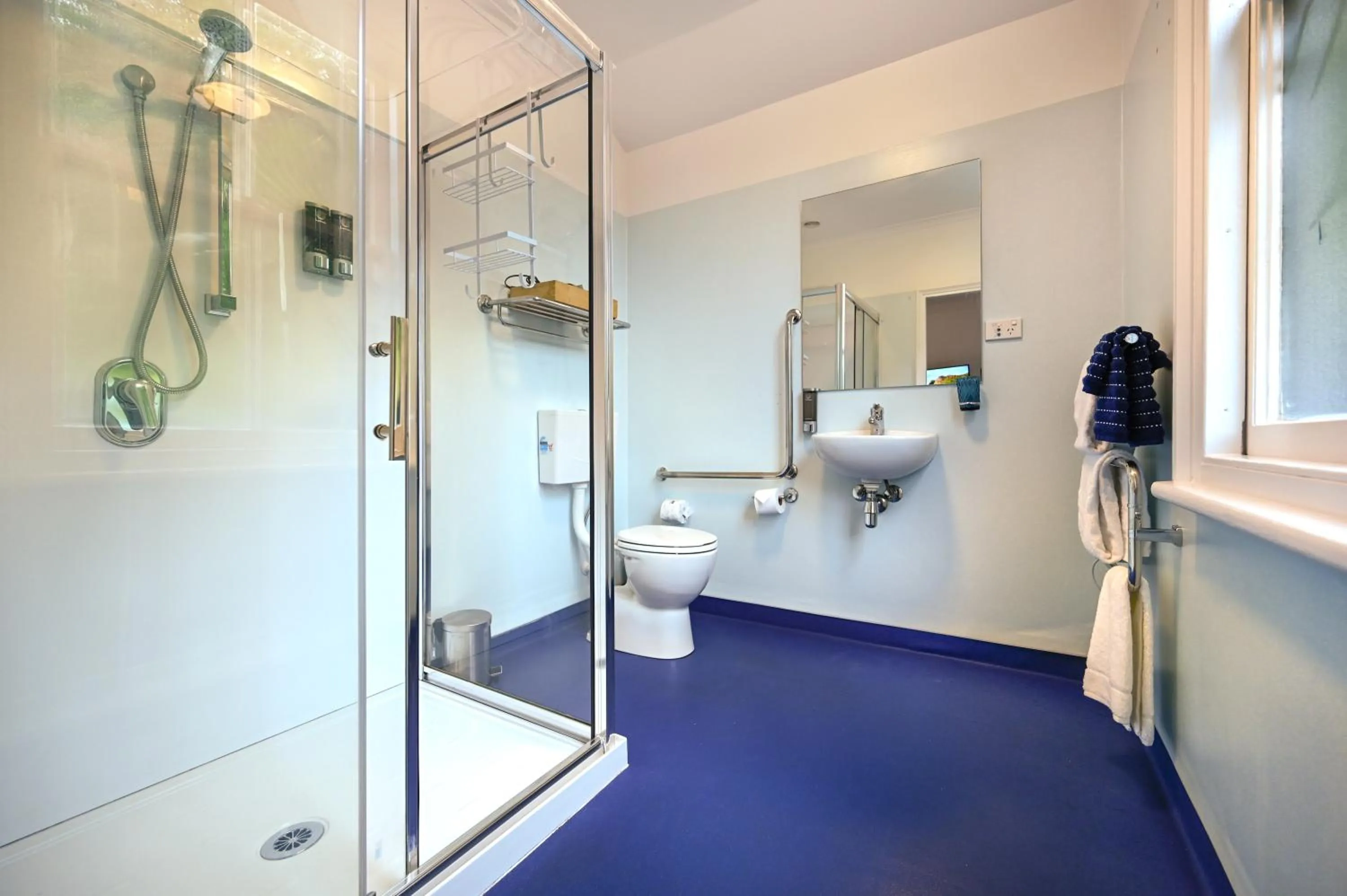 Bathroom in U Boutique on Haven