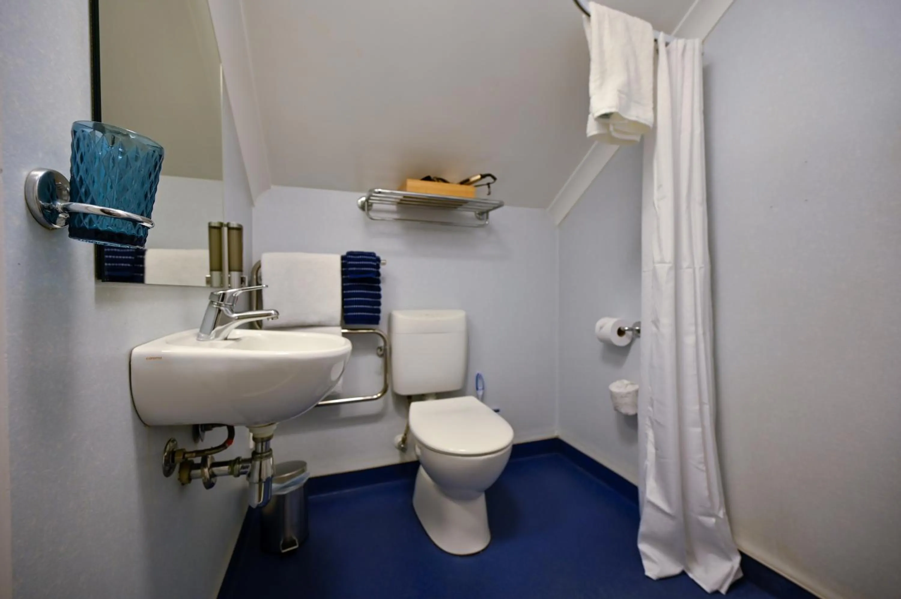 Bathroom in U Boutique on Haven