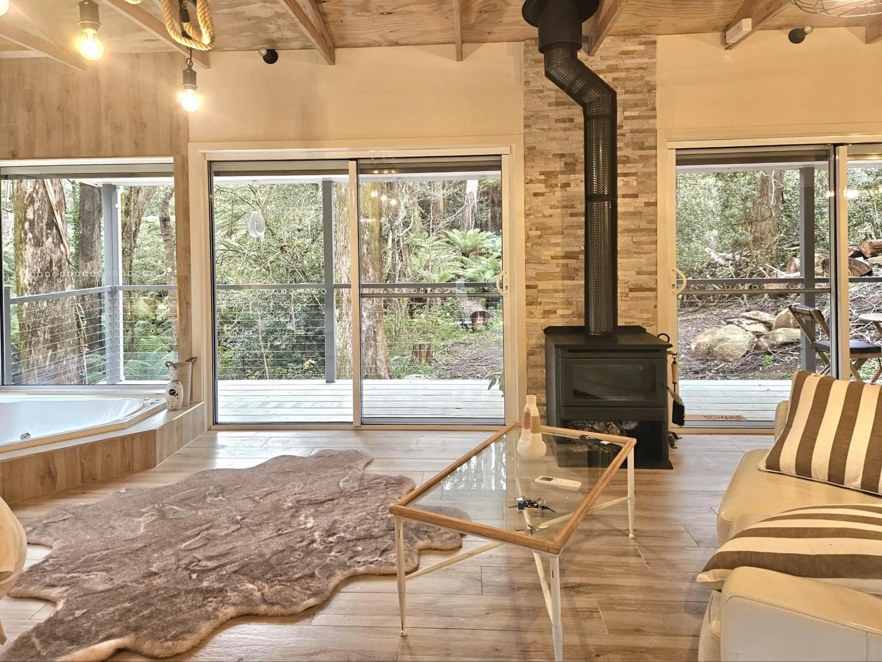 Klara's  Studio in The Fernglen Forest Retreat
