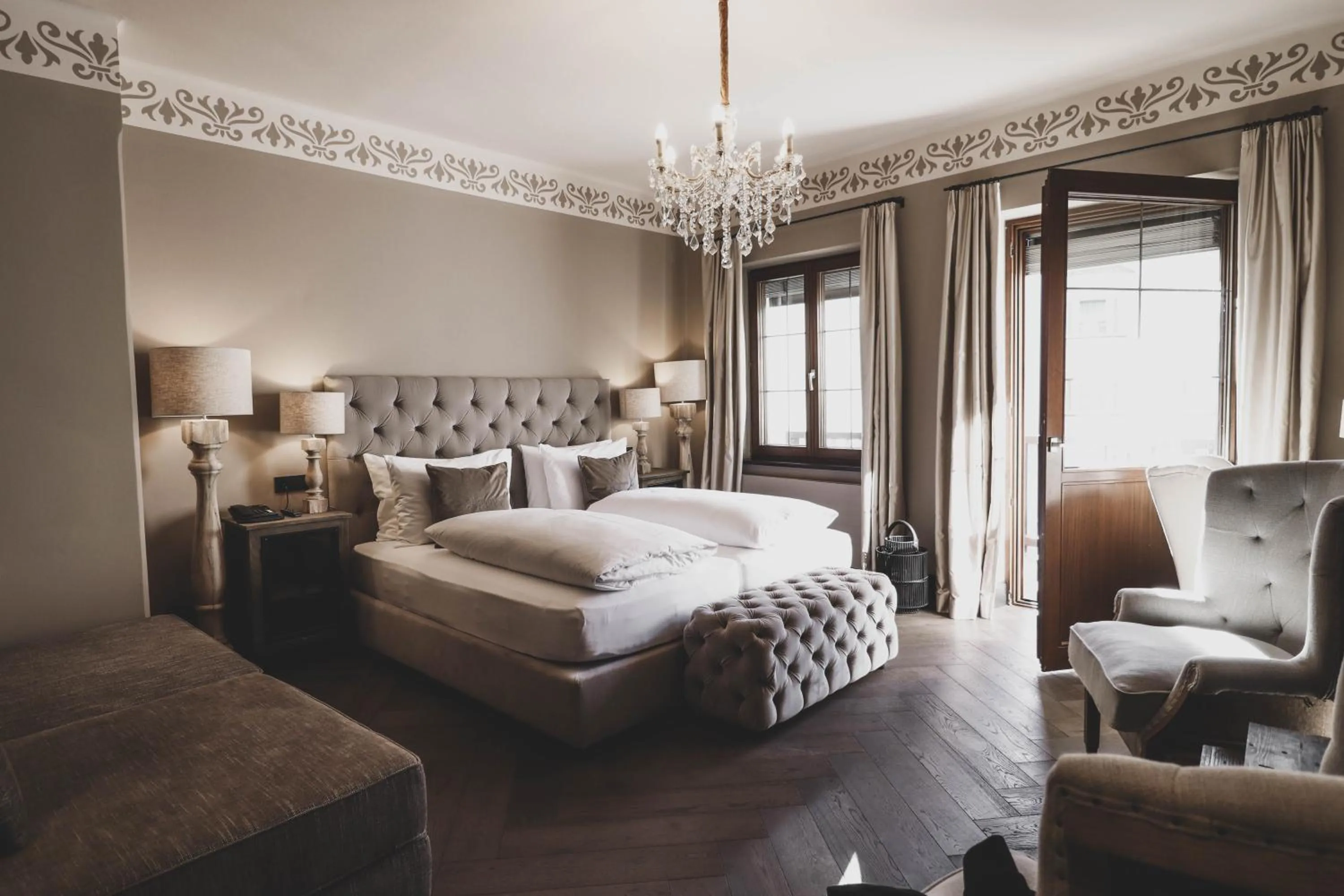 Bedroom, Bed in Boutiquehotel Weisses Rössl