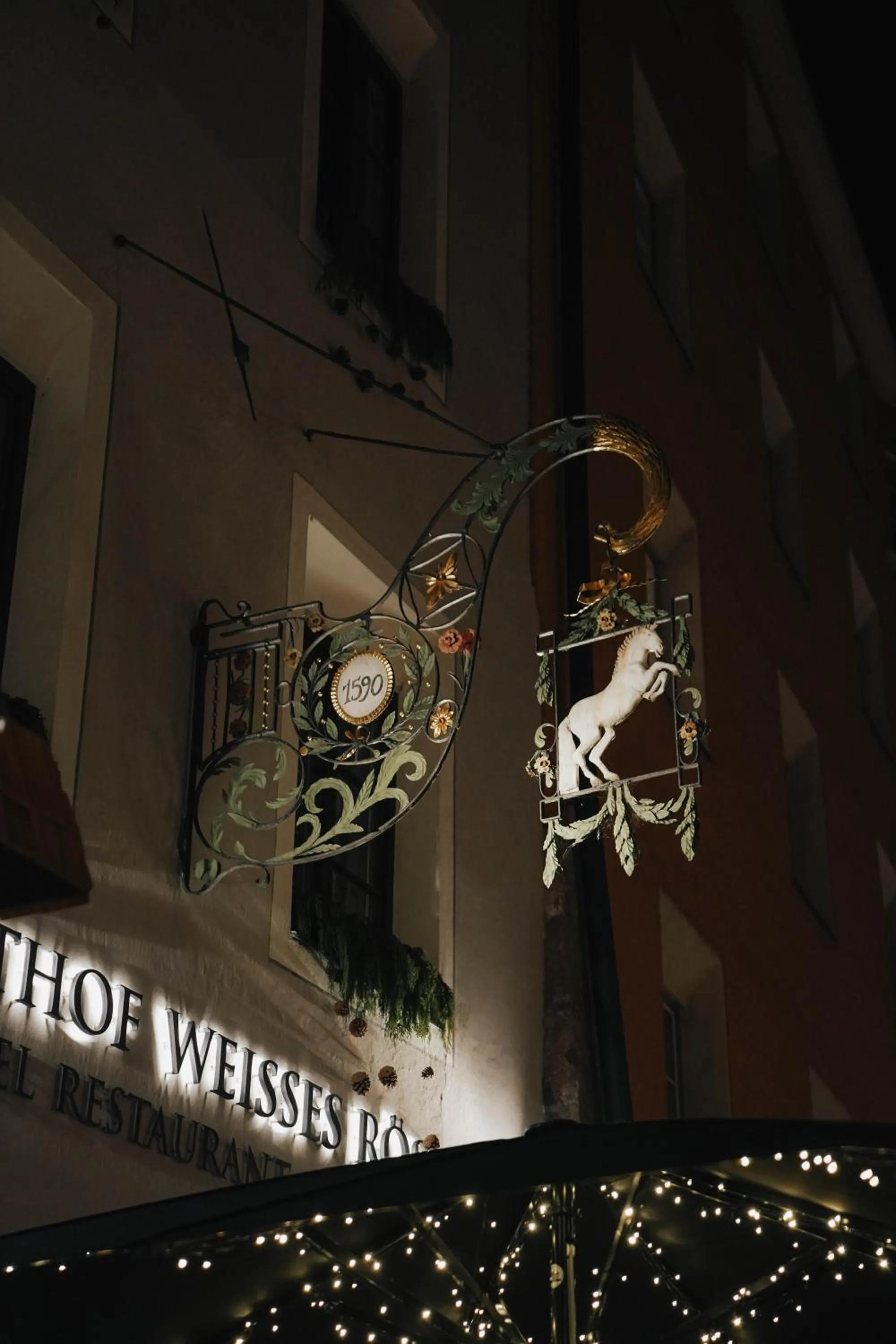 Property building in Boutiquehotel Weisses Rössl