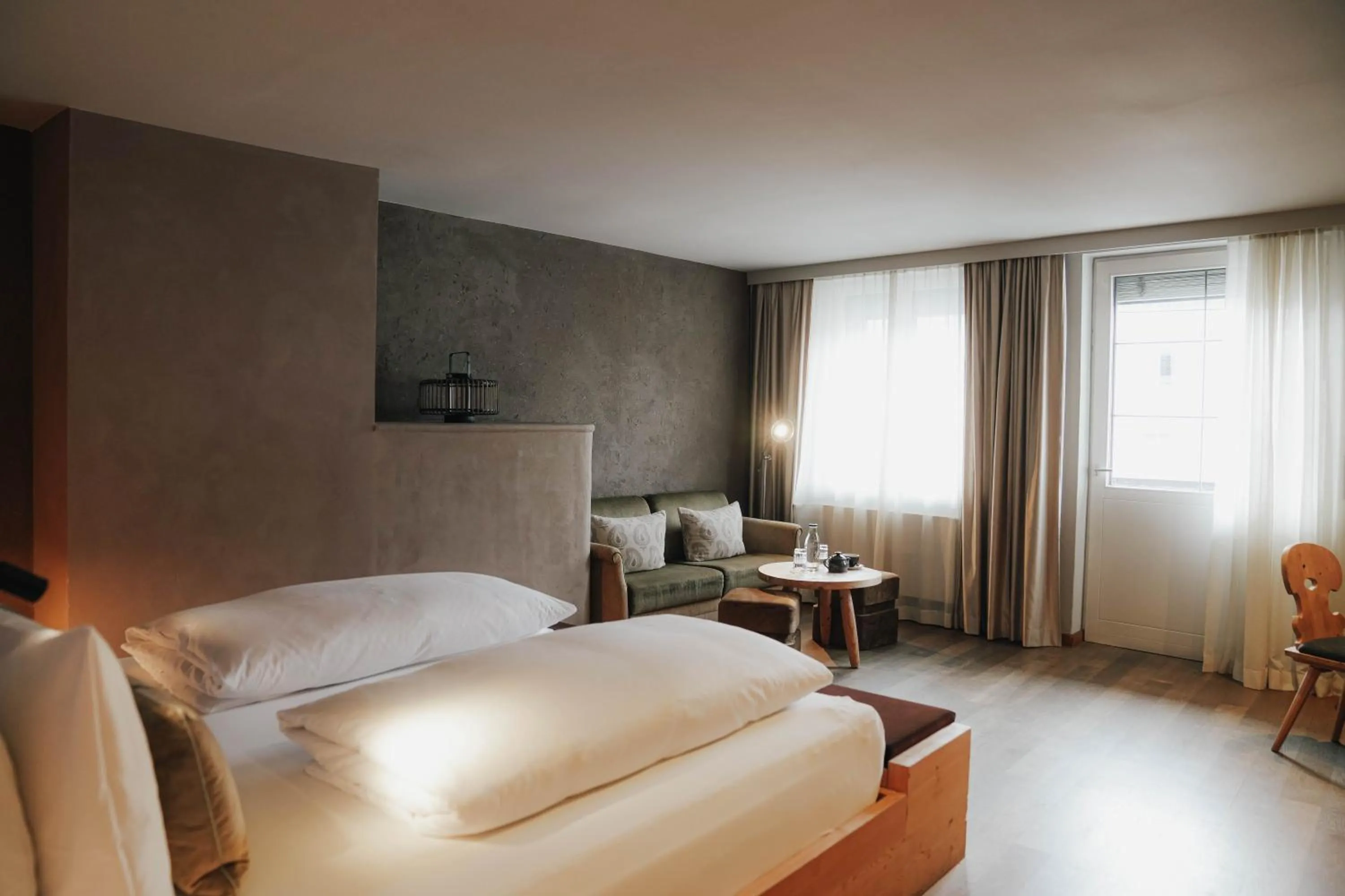 Bedroom, Bed in Boutiquehotel Weisses Rössl