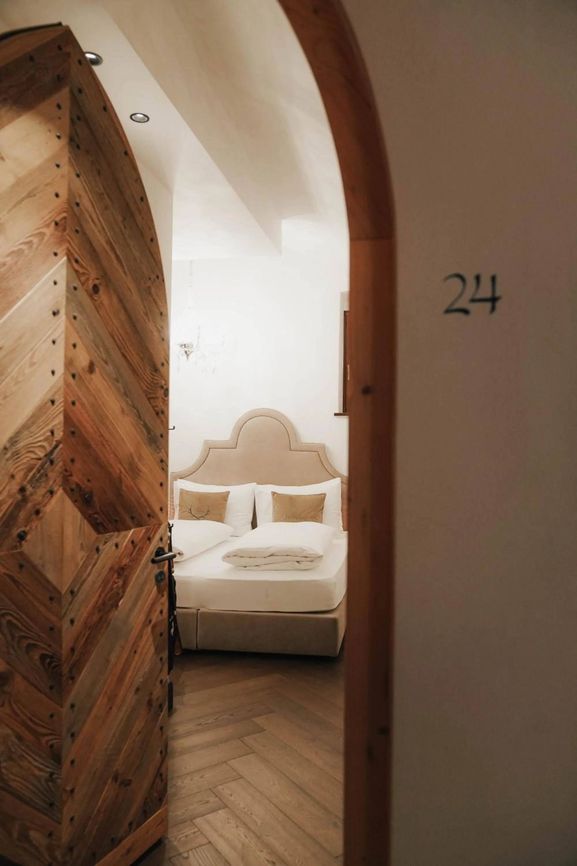 Bedroom, Bed in Boutiquehotel Weisses Rössl