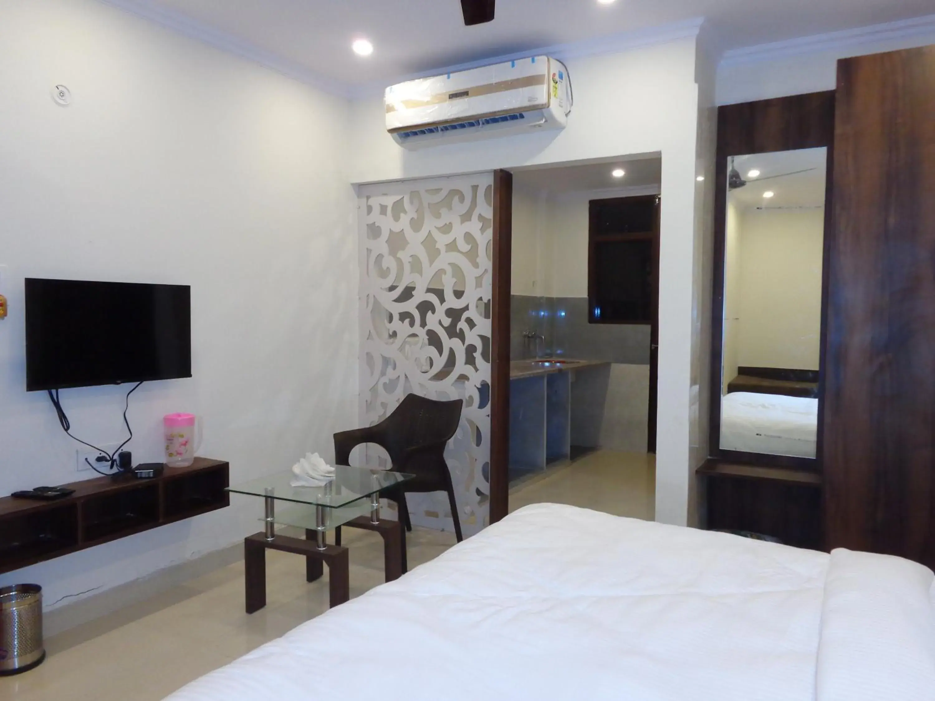 Studio with Balcony in Rukmani Inn Studio with Balcony in Rukmani Inn