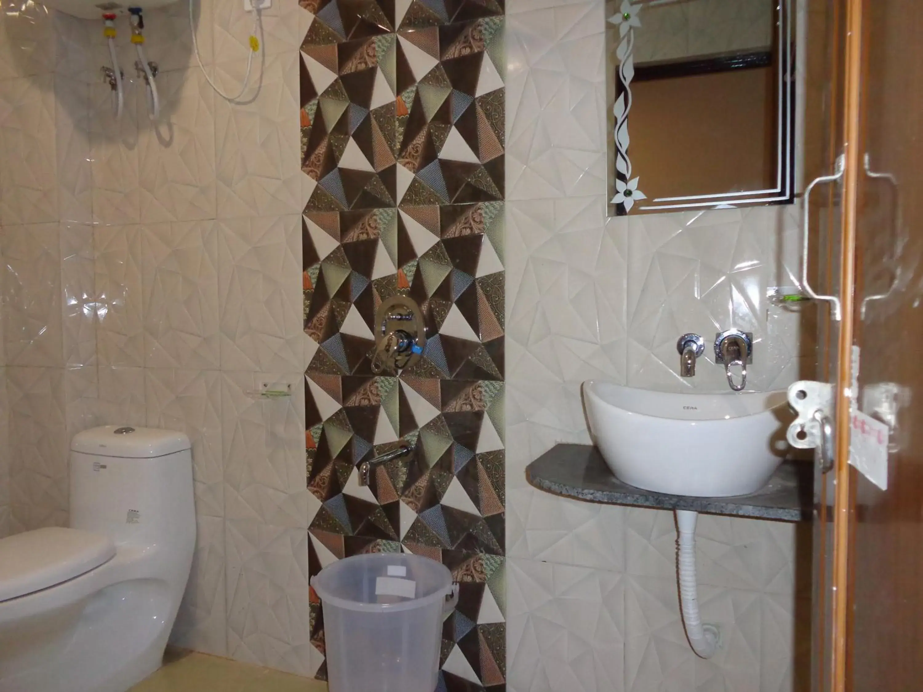 Bathroom in Rukmani Inn Bathroom in Rukmani Inn