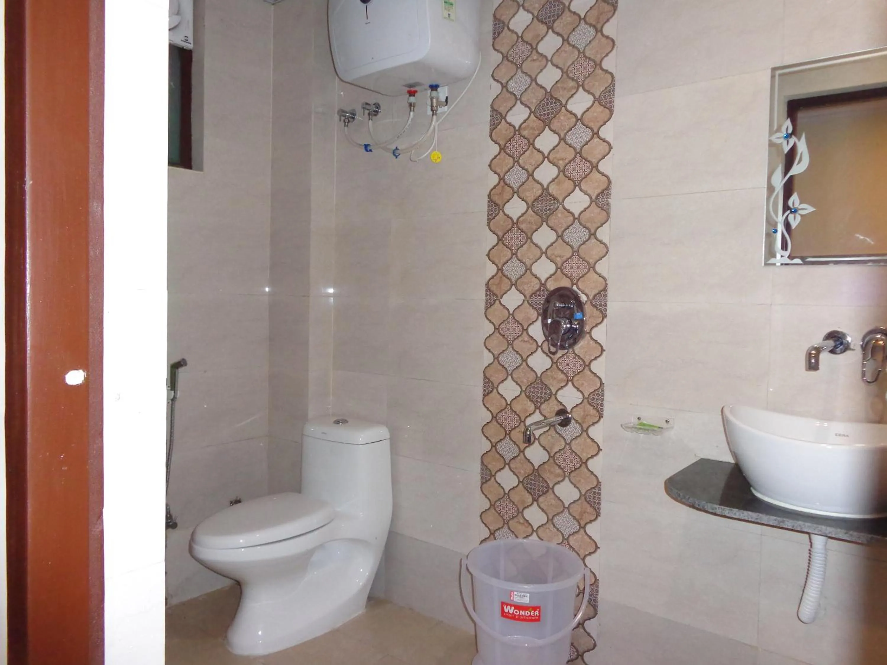 Bathroom in Rukmani Inn