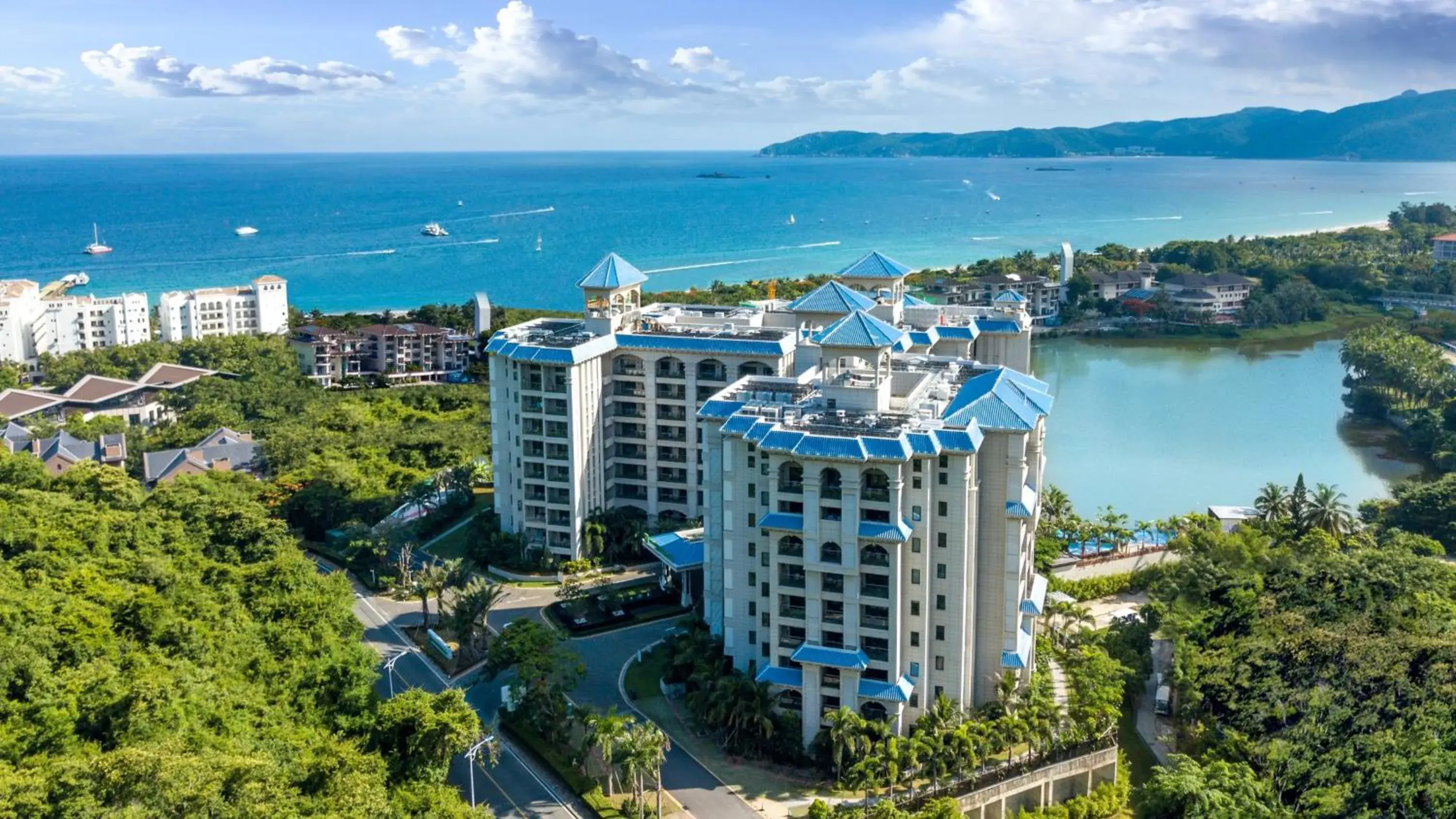 Property building in Holiday Inn & Suites Sanya Yalong Bay Property building in Holiday Inn & Suites Sanya Yalong Bay