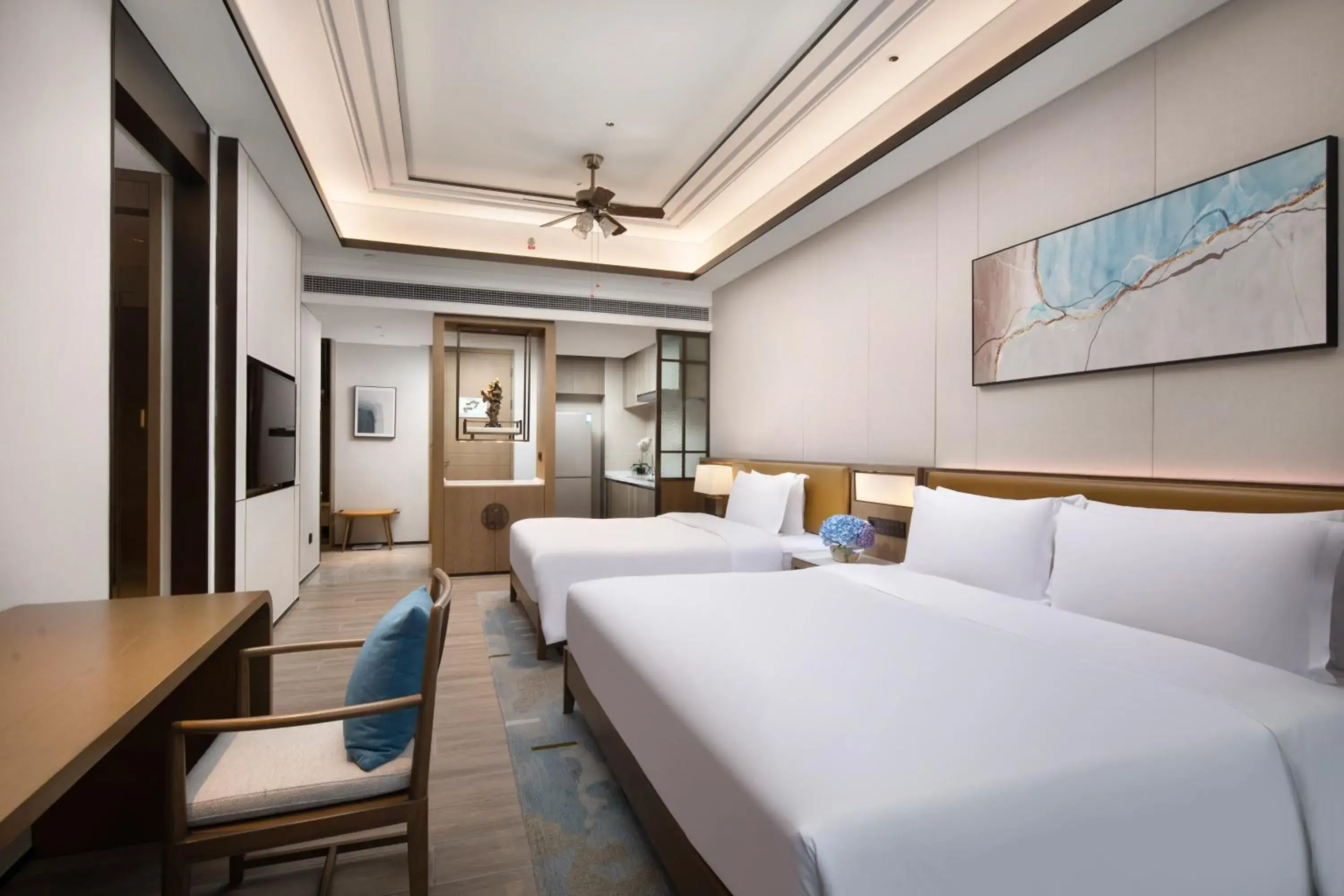 Suite with One King and One Single Bed in Holiday Inn & Suites Sanya Yalong Bay Suite with One King and One Single Bed in Holiday Inn & Suites Sanya Yalong Bay