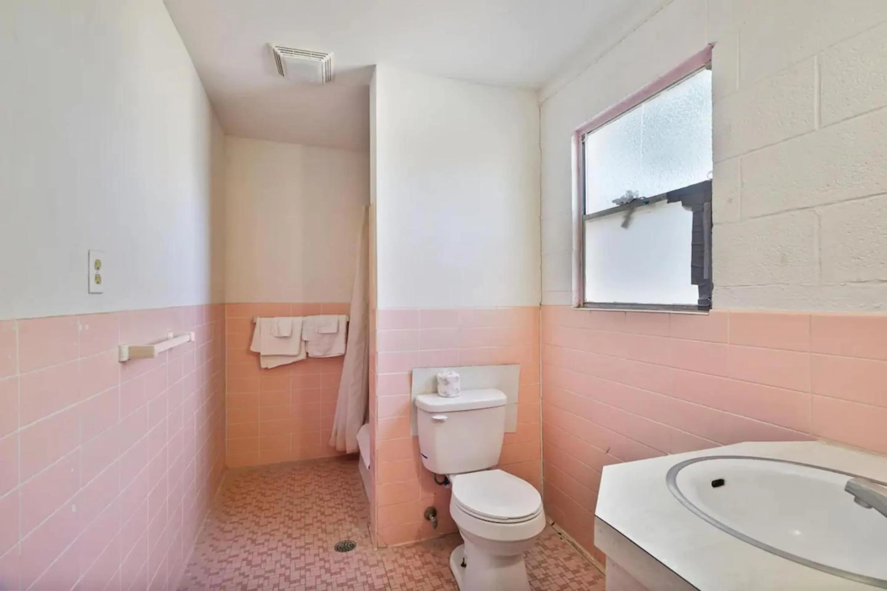 Bathroom in OYO Alpine TX near Big Bend National Park