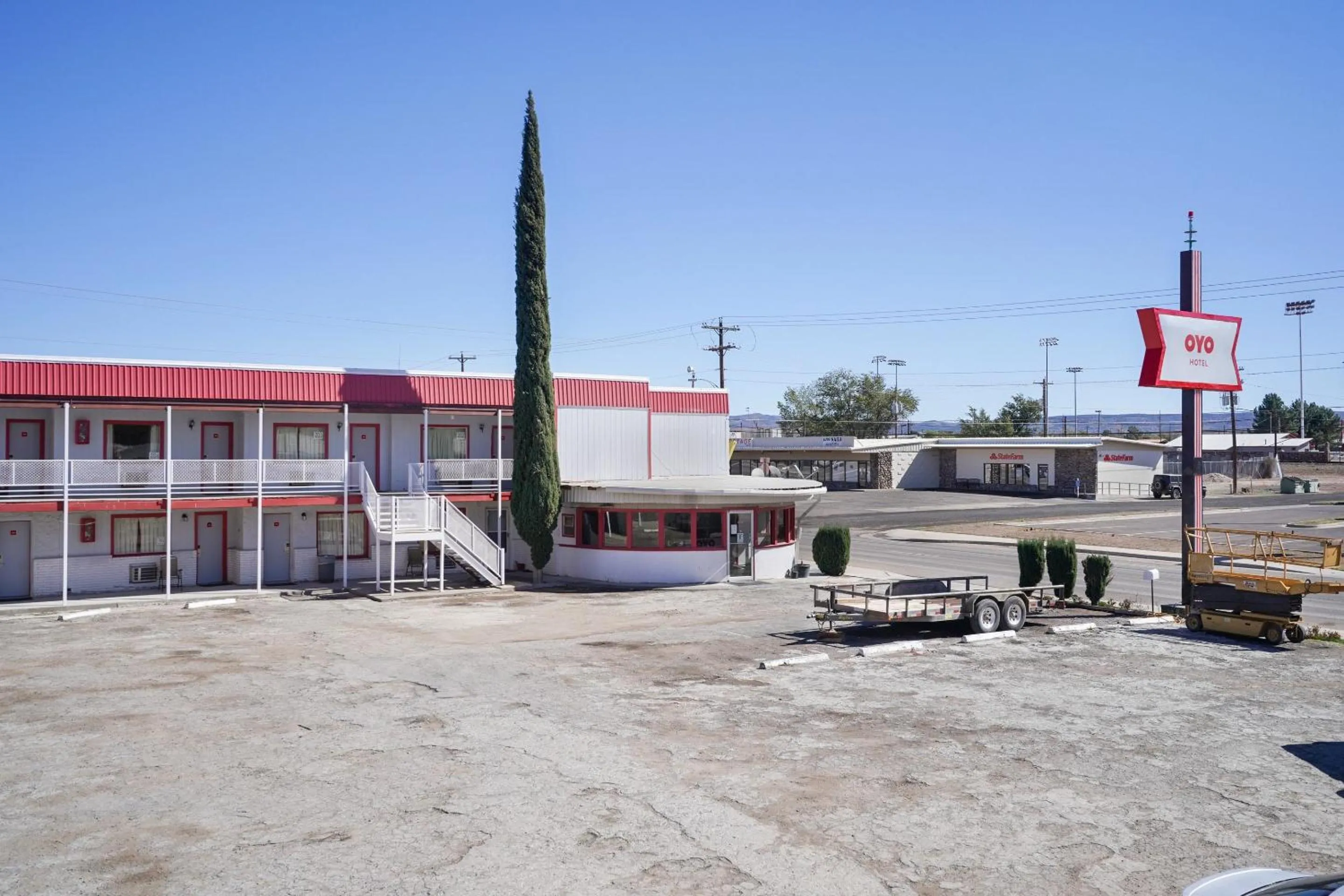 Facade/entrance in OYO Alpine TX near Big Bend National Park