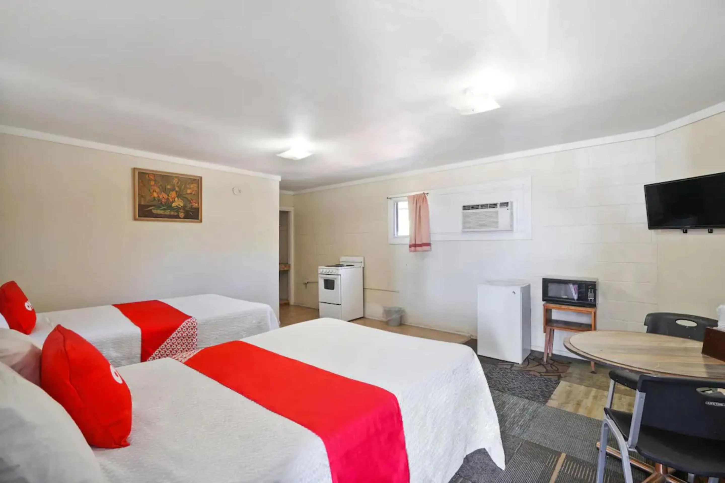 Bedroom, Bed in OYO Alpine TX near Big Bend National Park