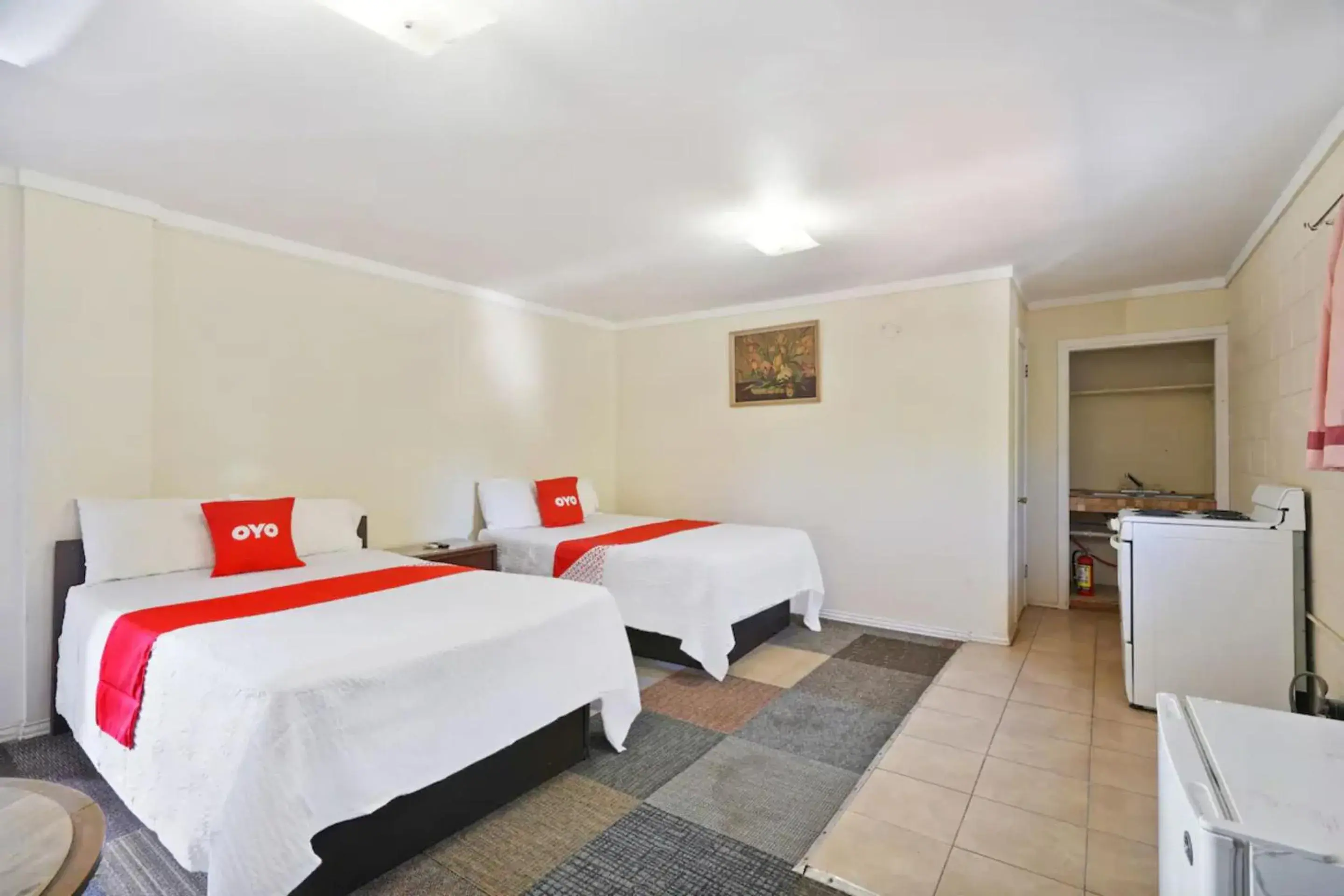 2 Full Beds with Kitchenette in OYO Alpine TX near Big Bend National Park 2 Full Beds with Kitchenette in OYO Alpine TX near Big Bend National Park