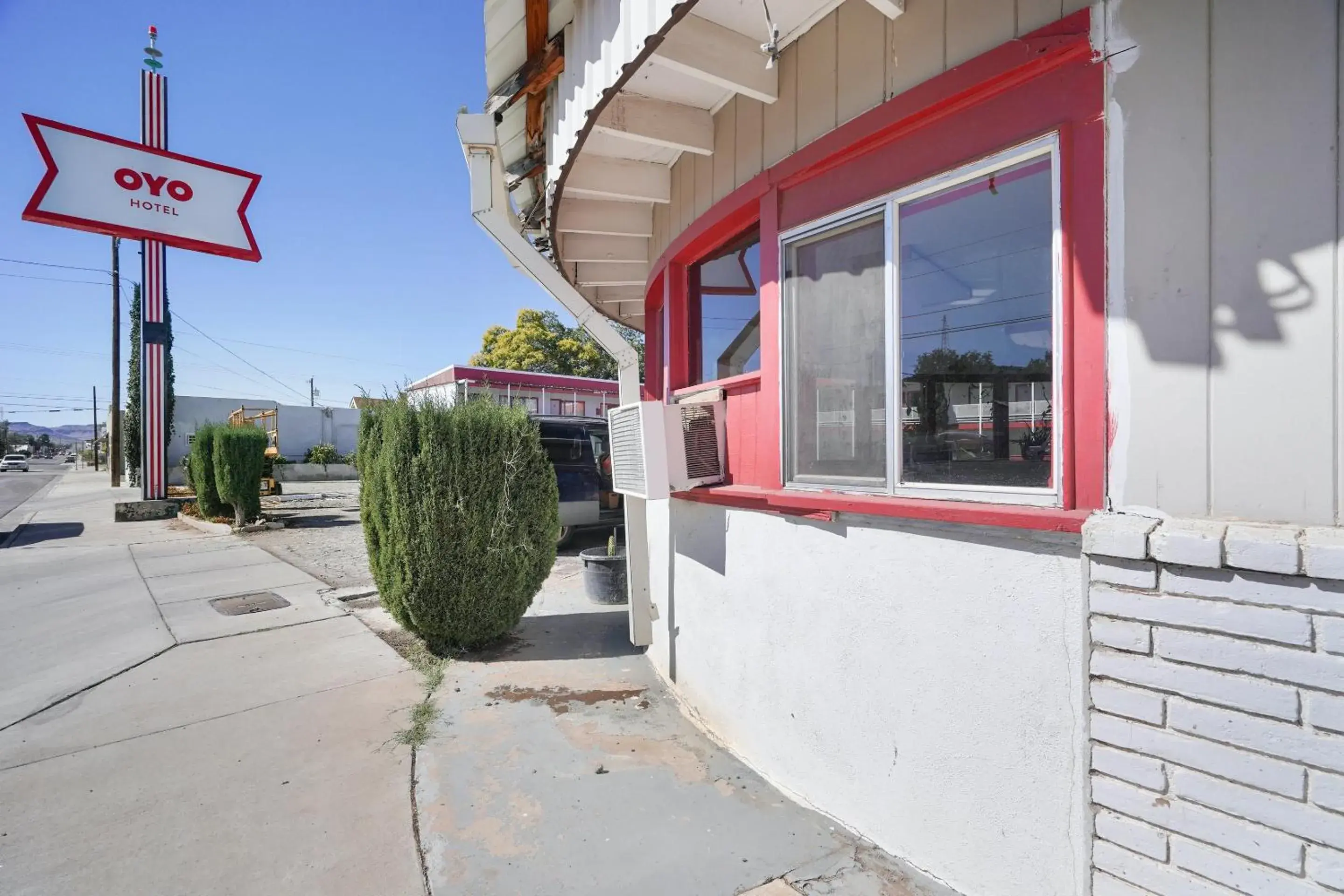 Facade/entrance in OYO Alpine TX near Big Bend National Park Facade/entrance in OYO Alpine TX near Big Bend National Park