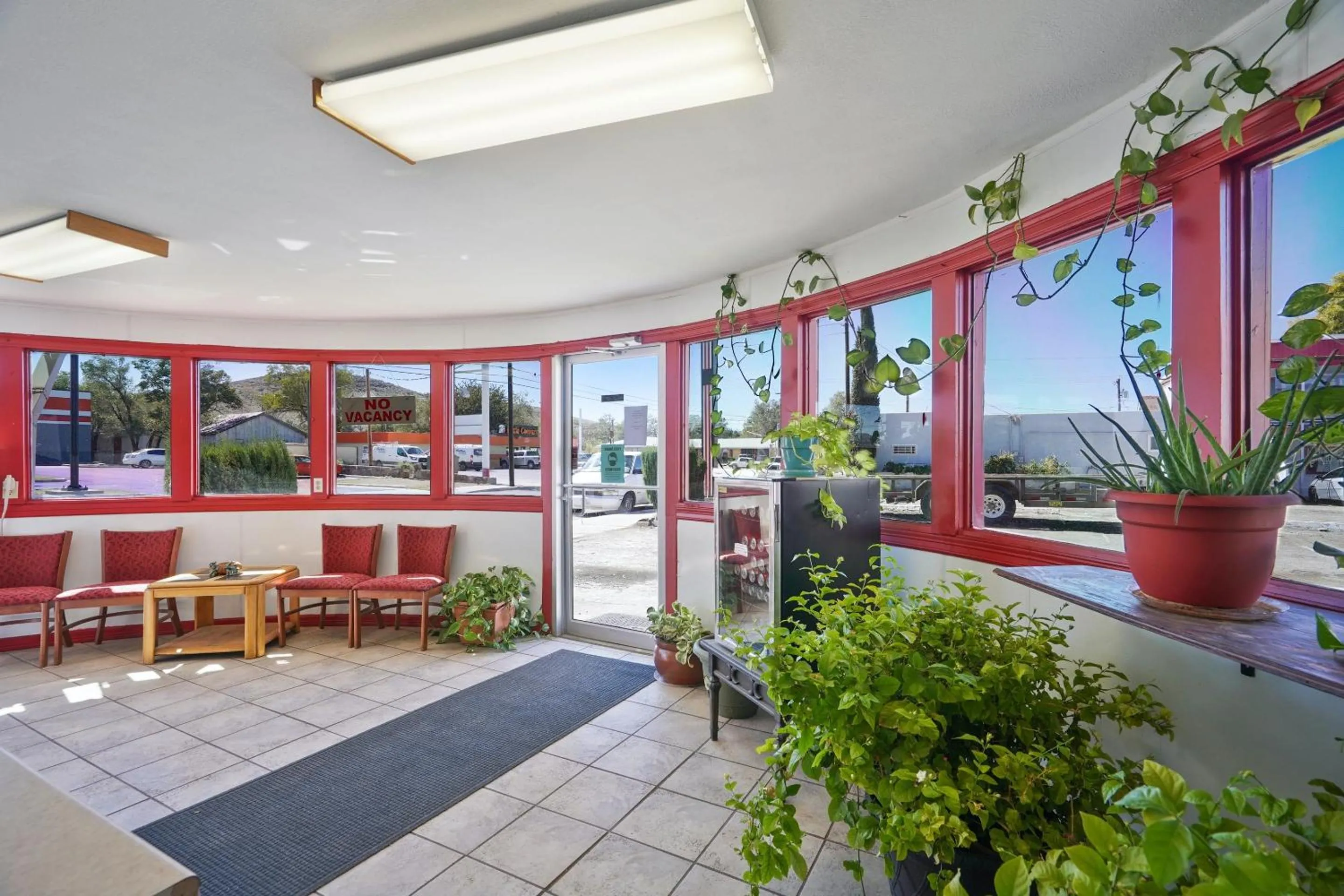 Lobby or reception in OYO Alpine TX near Big Bend National Park