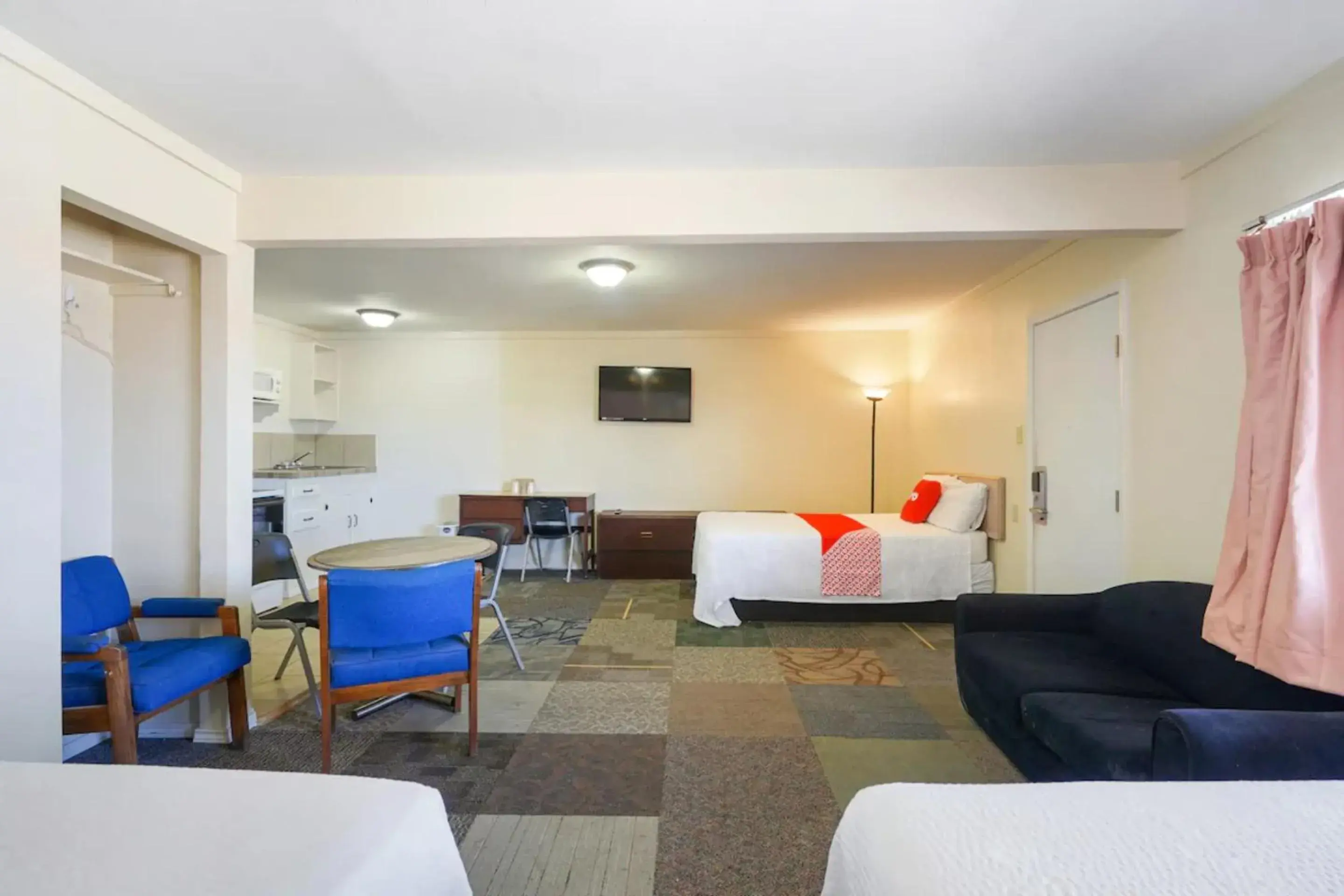 Bedroom in OYO Alpine TX near Big Bend National Park Bedroom in OYO Alpine TX near Big Bend National Park