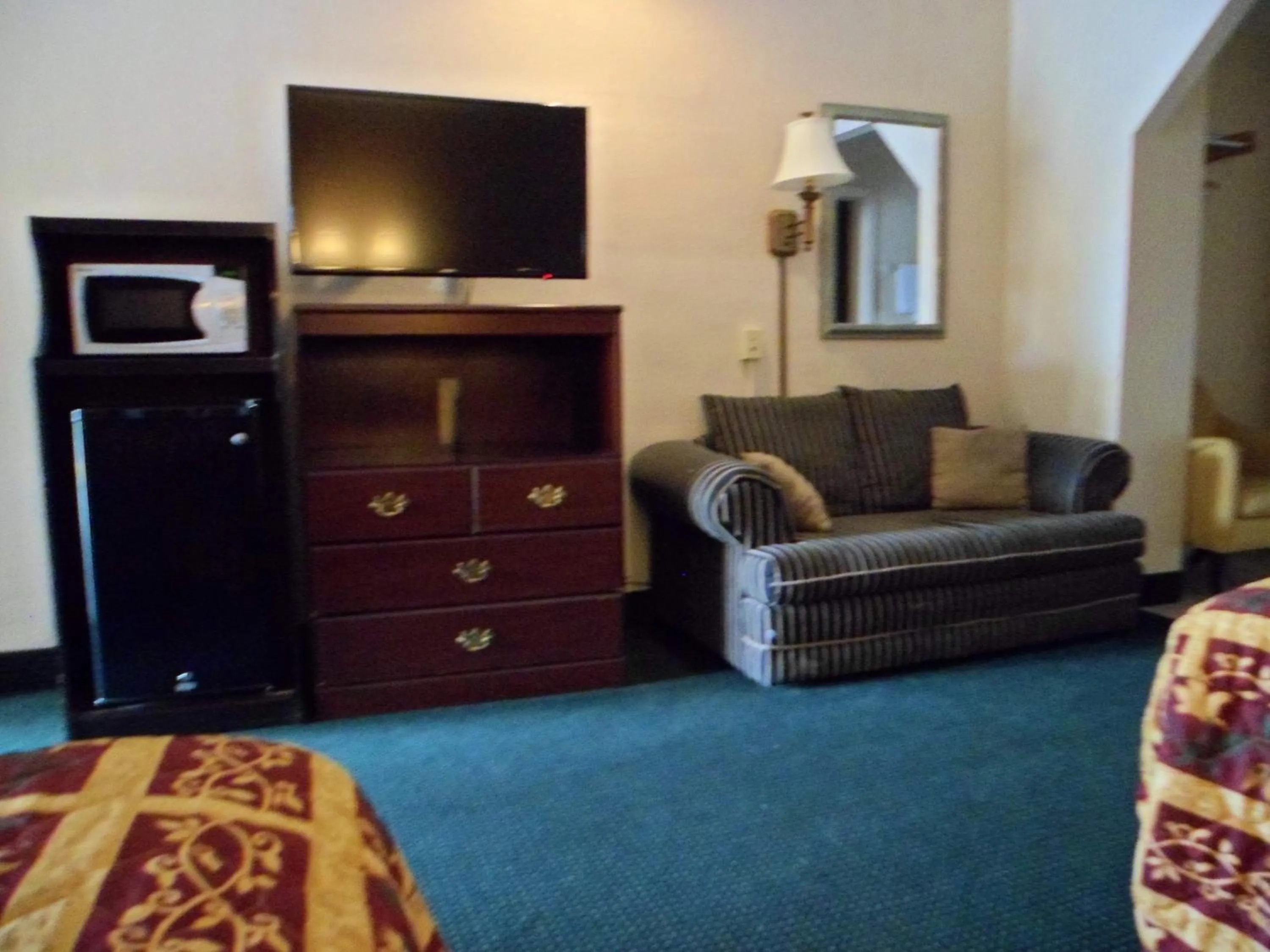 Deluxe Double Room (2 Adults + 1 Child) in Desert Hills Motel