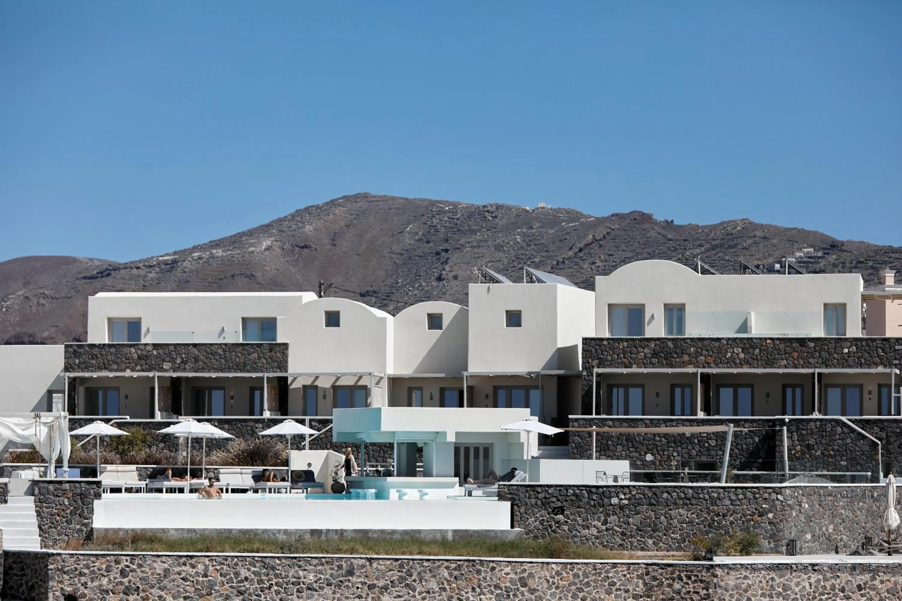 Property building in Adorno Oia