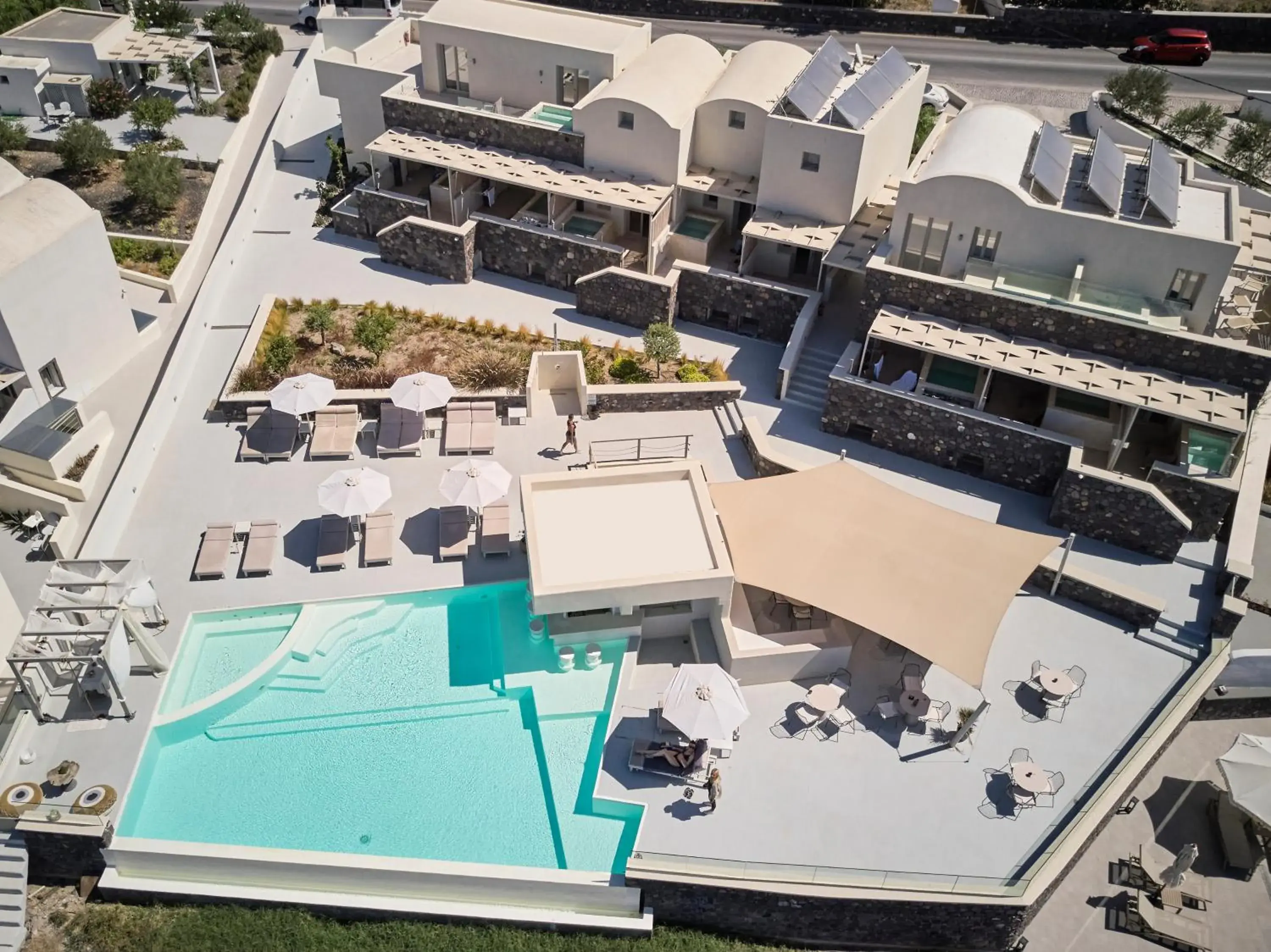 Property building in Adorno Oia Property building in Adorno Oia