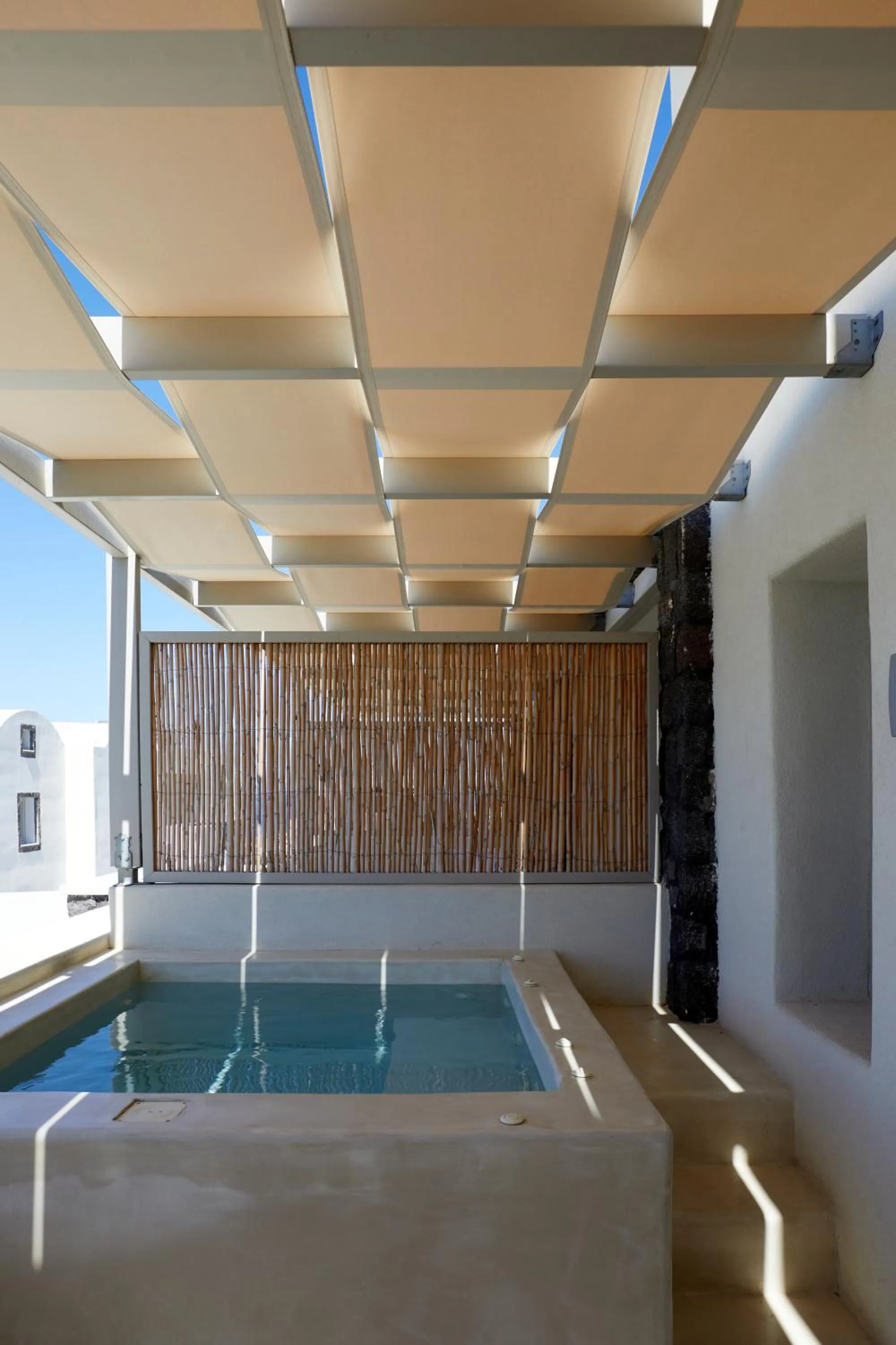 Hot Tub in Adorno Oia