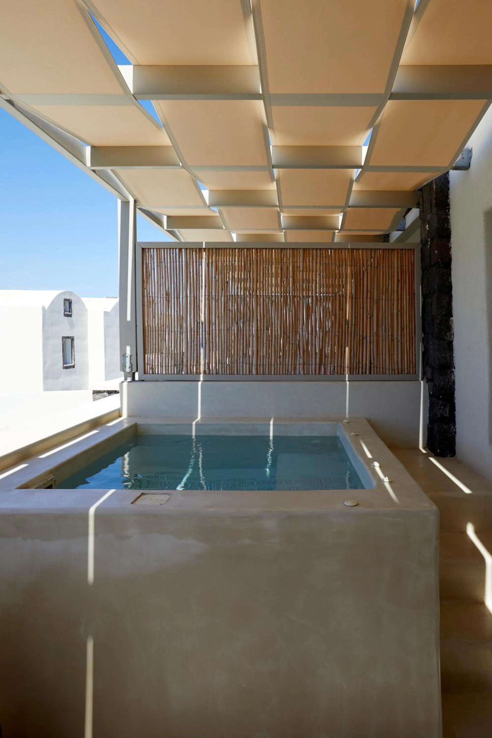 Hot Tub in Adorno Oia