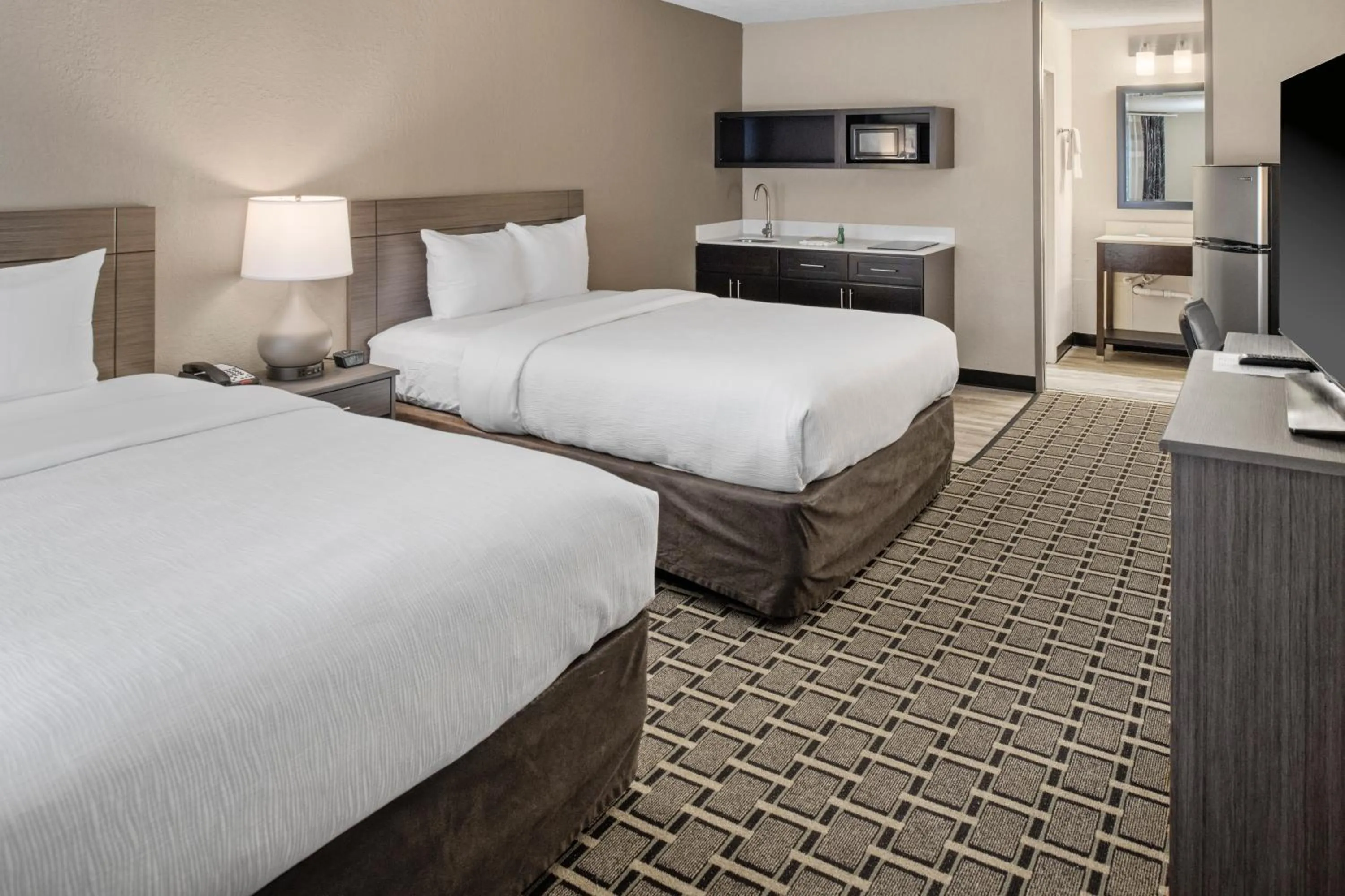 Photo of the whole room, Bed in Suburban Studios Hotel Kingsland Near I-95