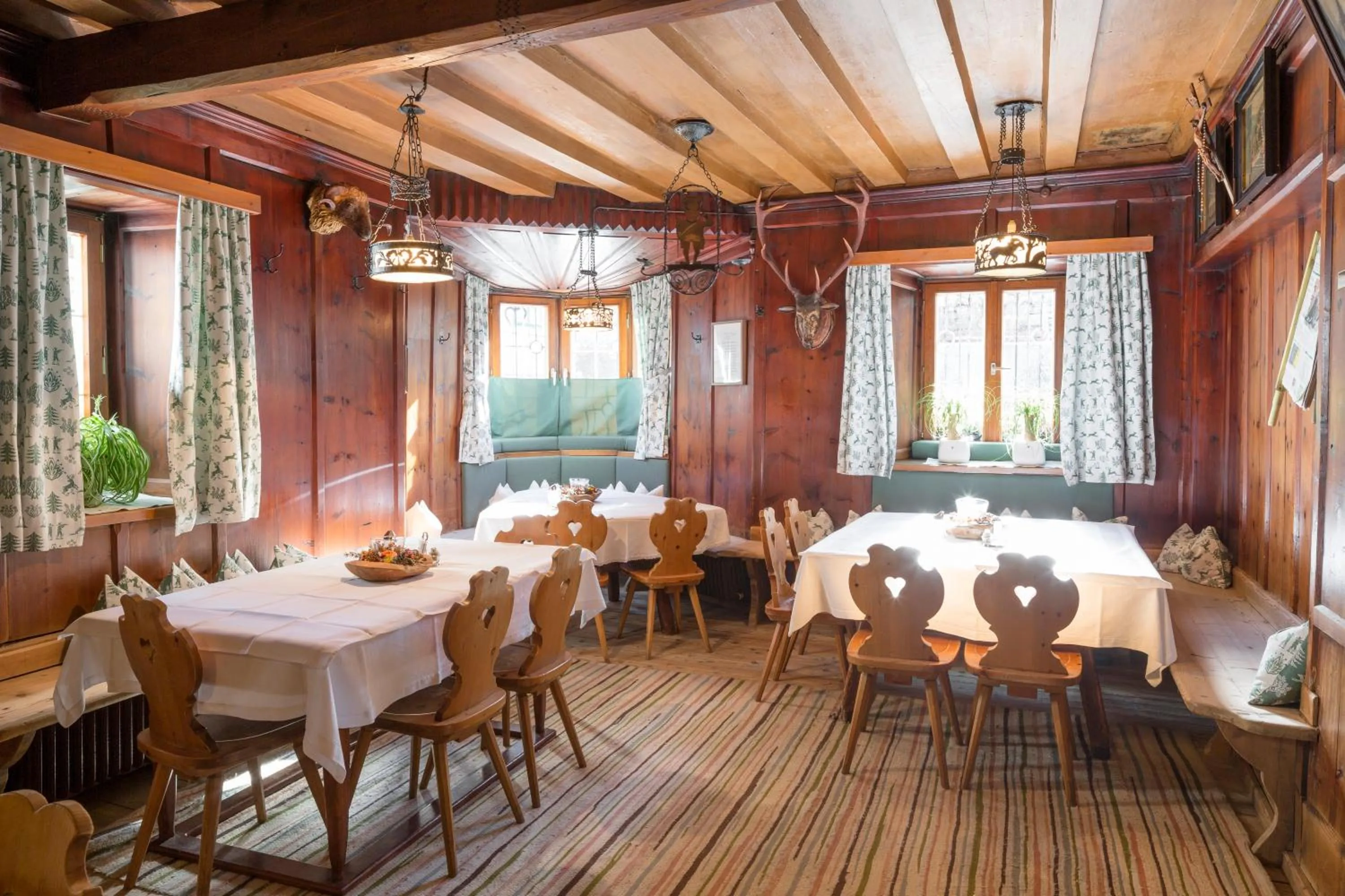 Restaurant/places to eat in Isserwirt