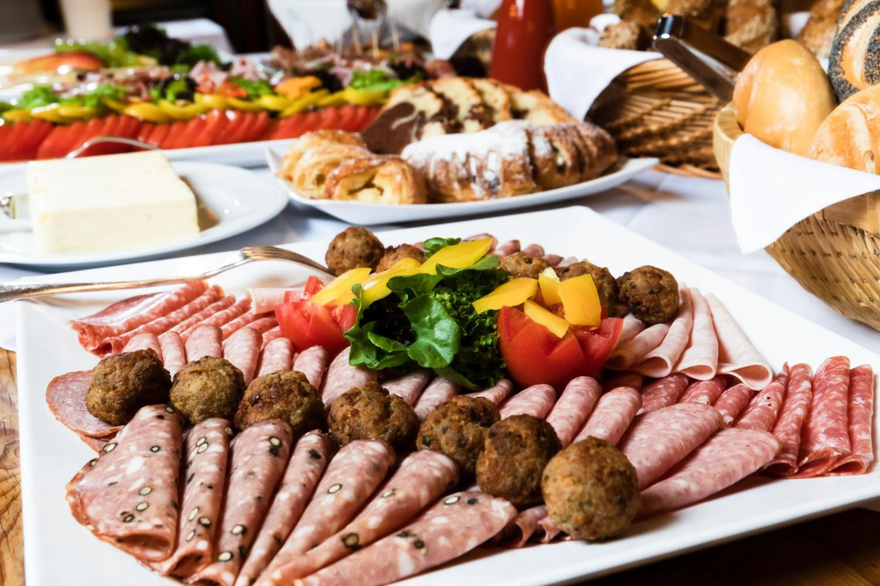 Buffet breakfast in Isserwirt