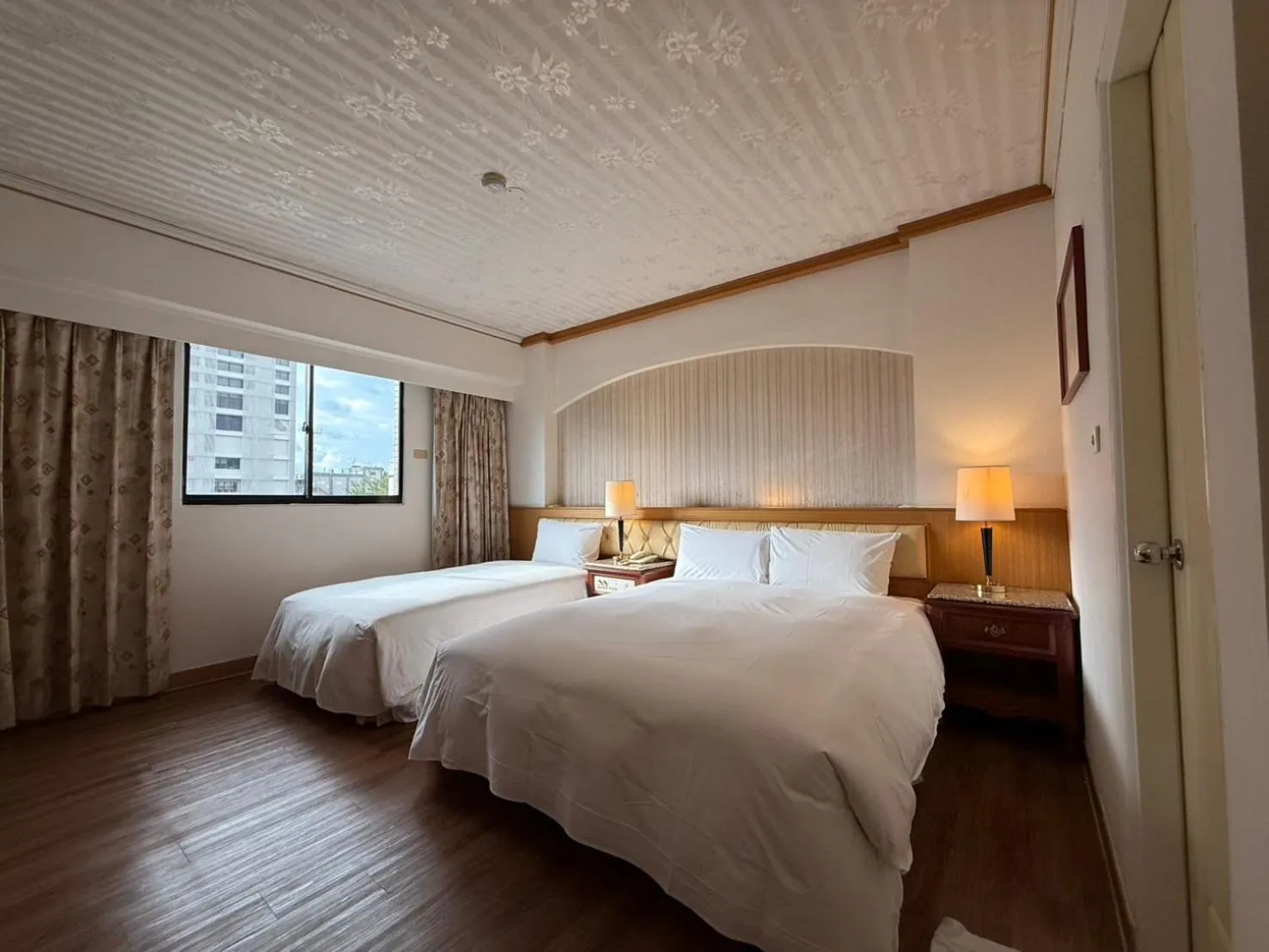 Bed in Hua Tong Hotel