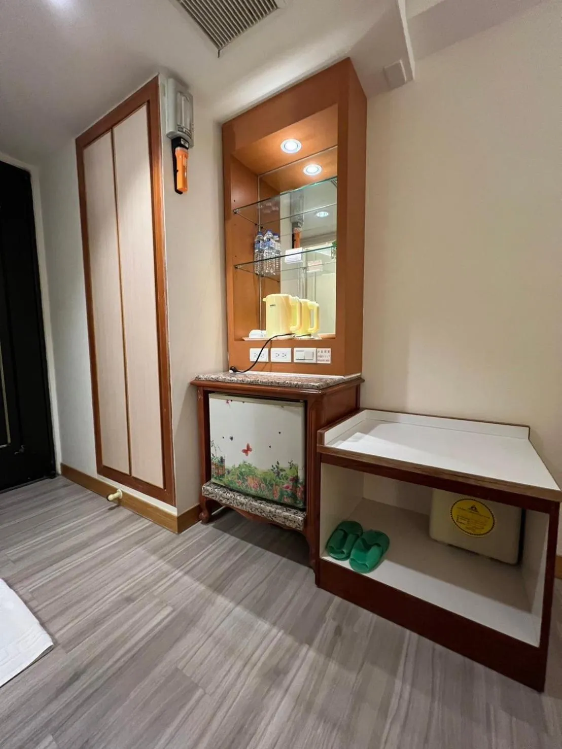 Bedroom, Bed in Hua Tong Hotel