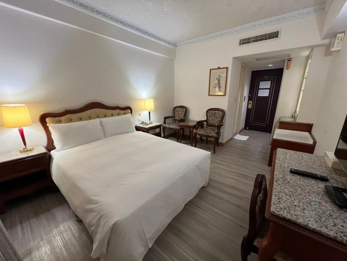 Bed in Hua Tong Hotel